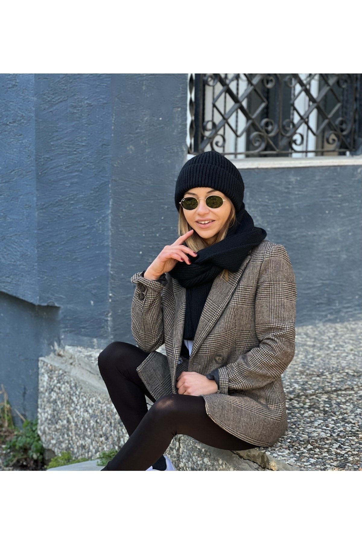 Siyah Atkı Bere Takı