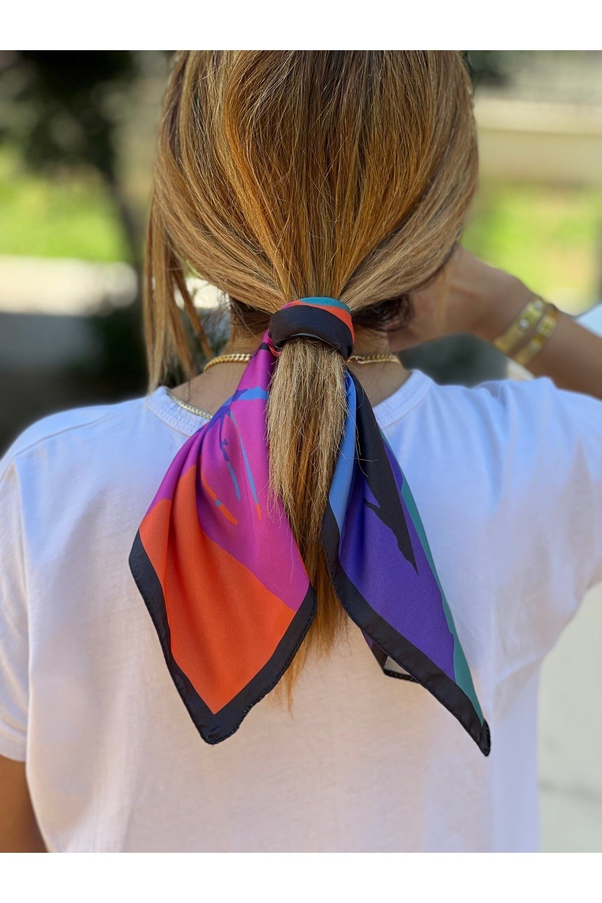 Siyah Kenarlı Pembe Mavi Çiçek Desenli Fular Bandana