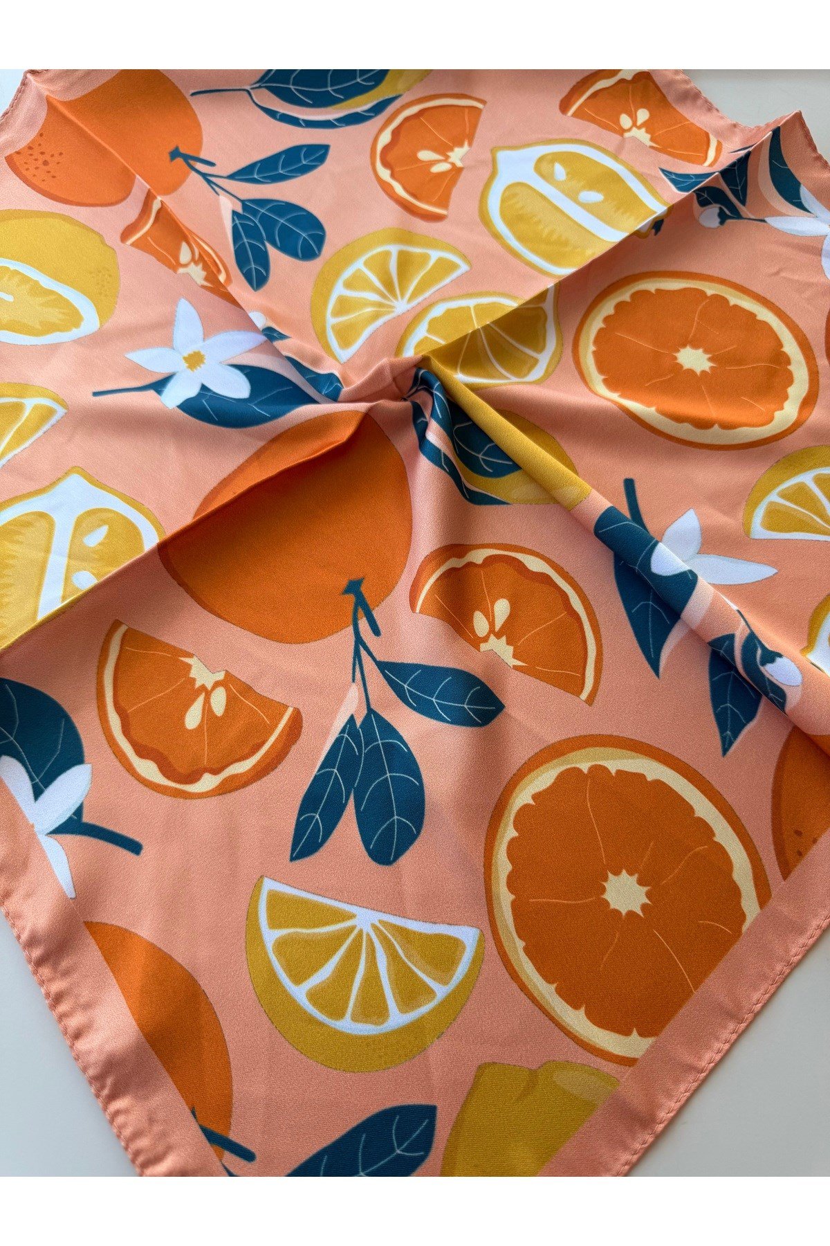 Somon Renk Desenli Fular Bandana Kadın Giyim Aksesuar 50x50