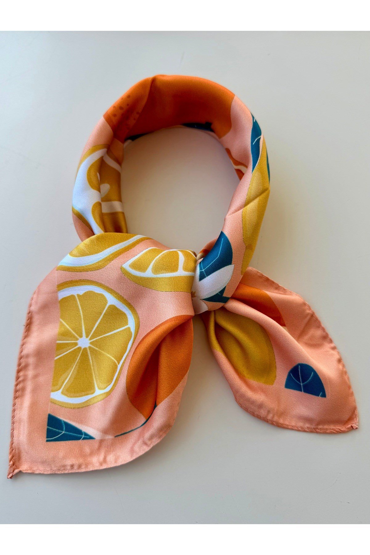 Somon Renk Desenli Fular Bandana Kadın Giyim Aksesuar 50x50