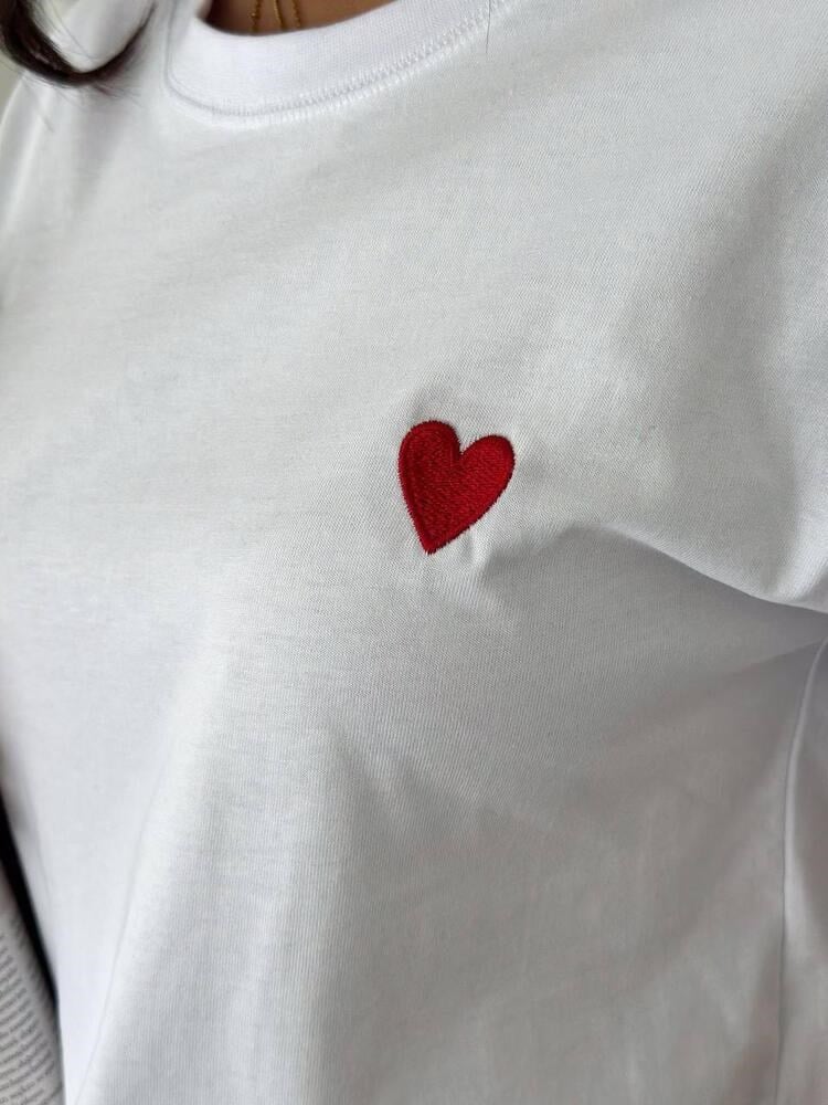 HEART MODEL TİŞÖRT