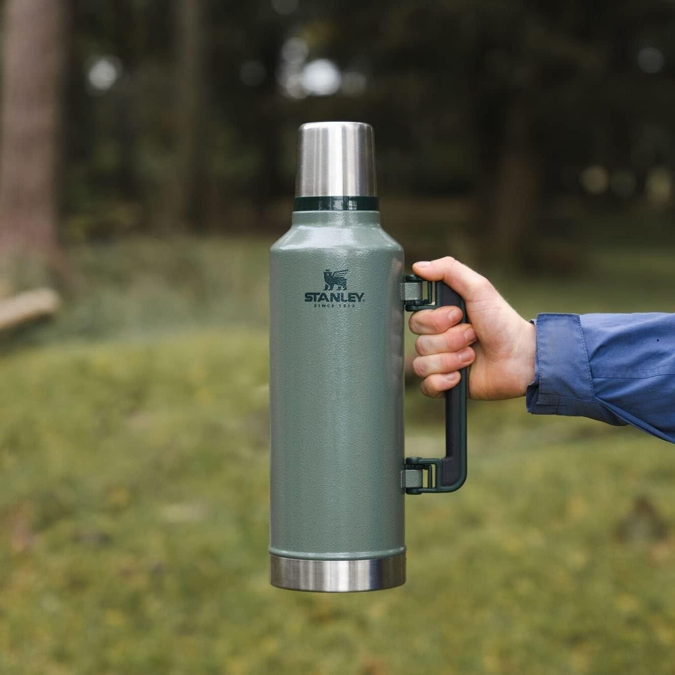 Stanley 2.3 L Klasik Vakumlu Çelik Termos Yeşil