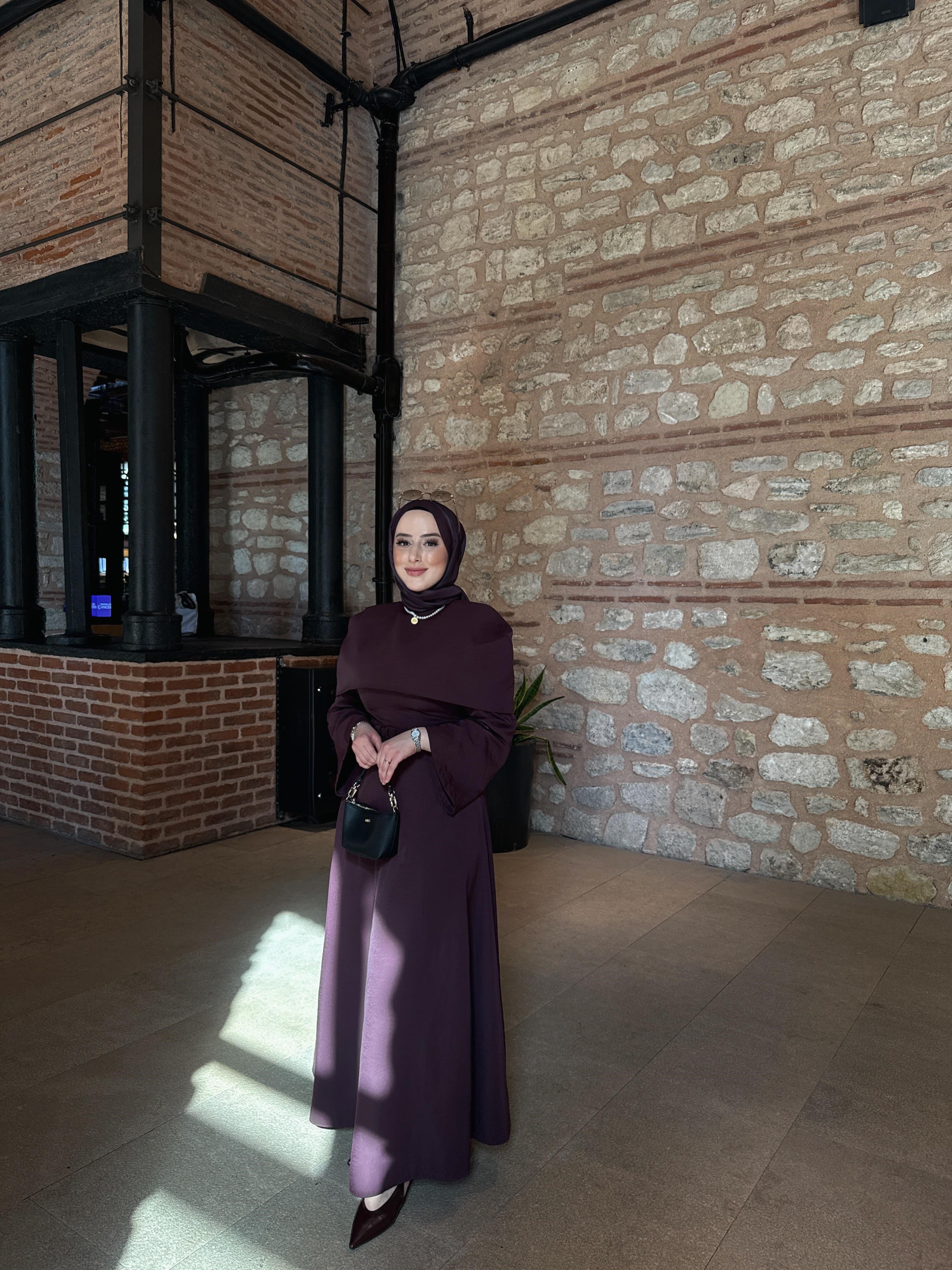 Omuz Detaylı Elegante Elbise