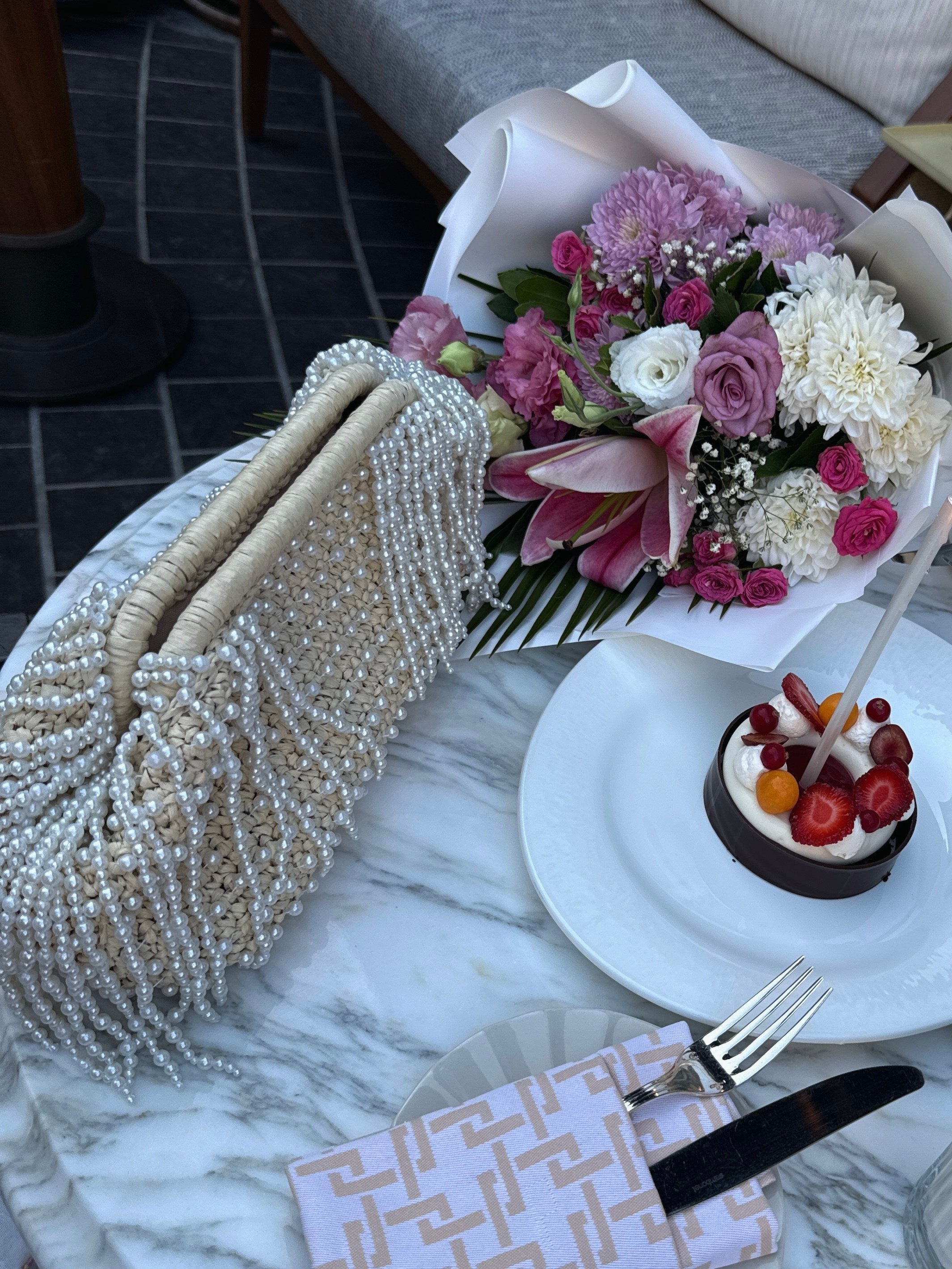Pearl Clutch