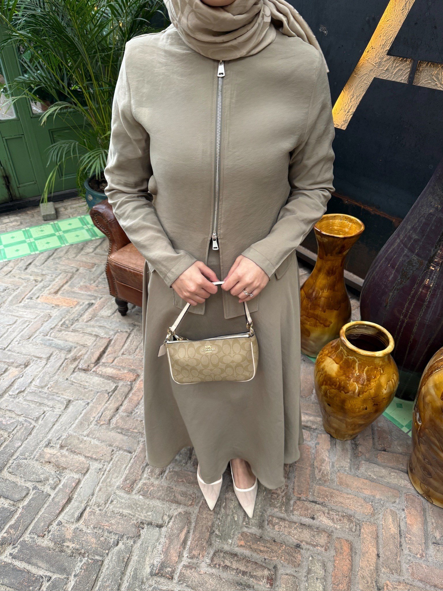 Roselle Takım | Taş