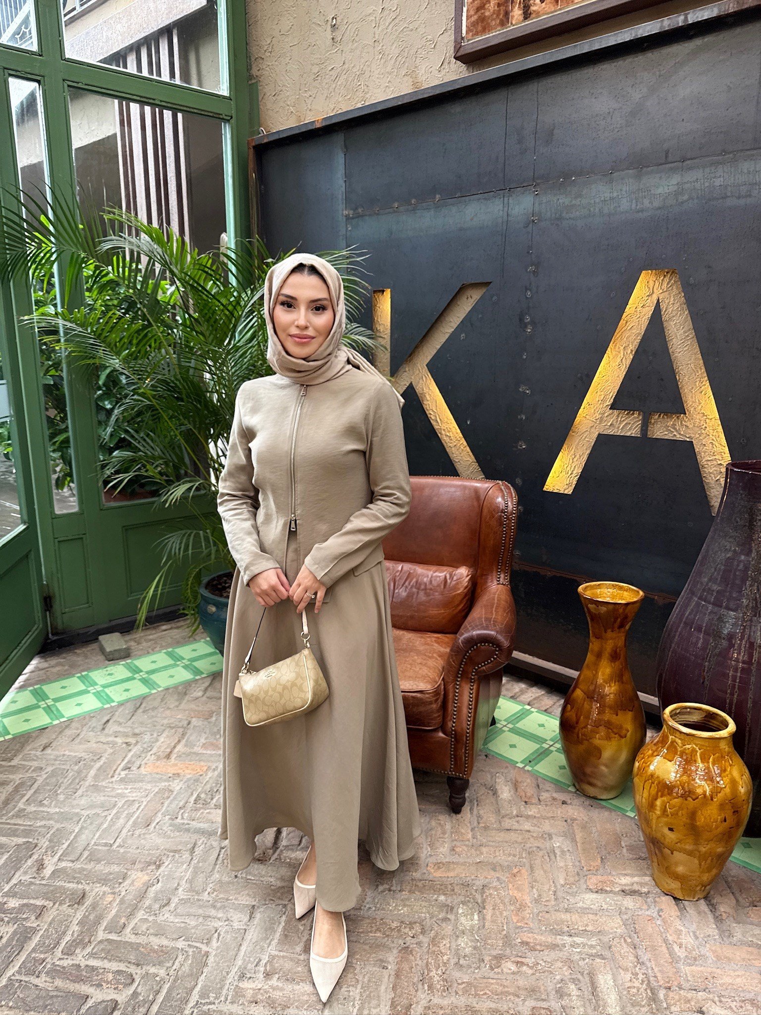 Roselle Takım | Taş