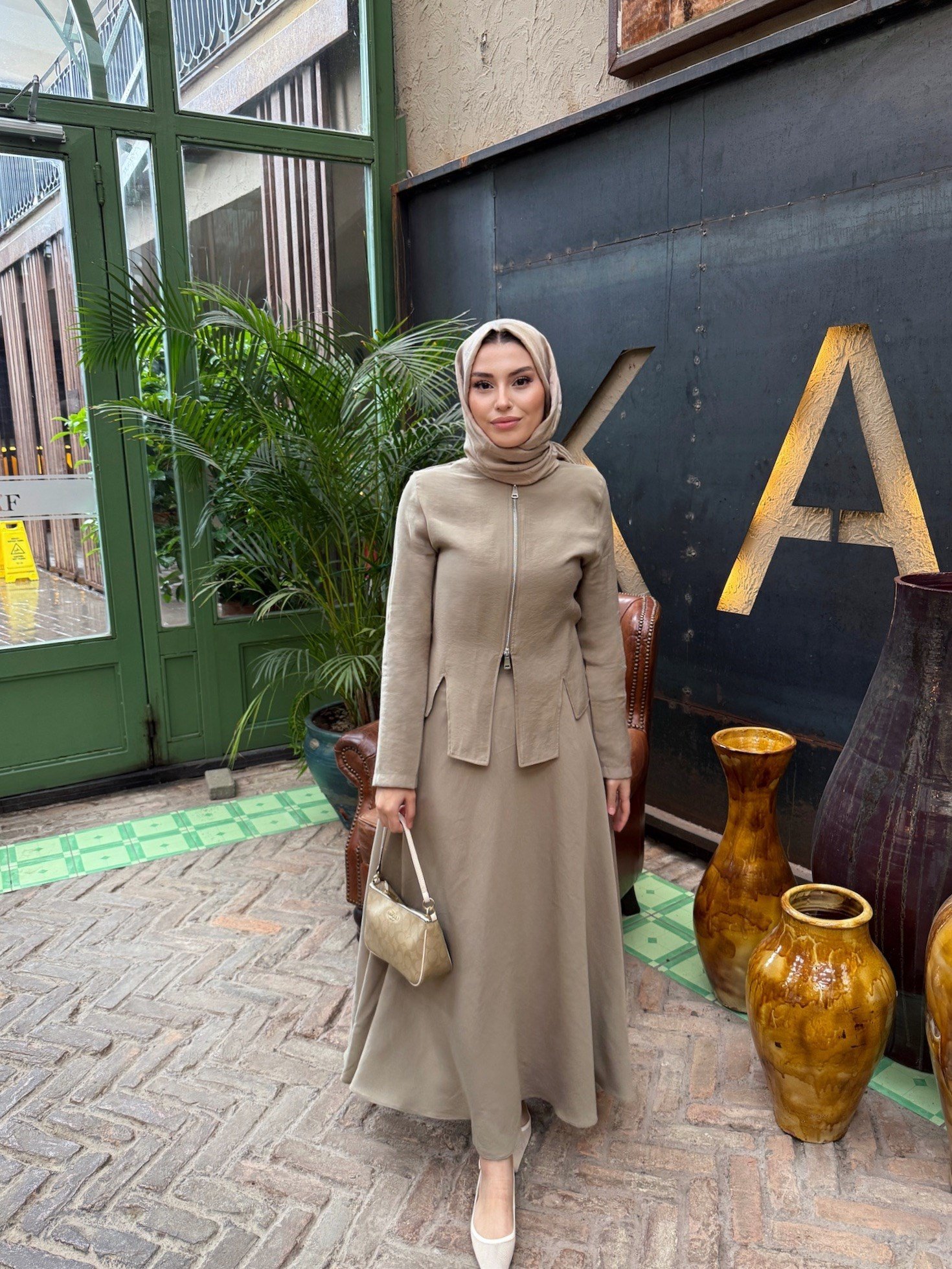 Roselle Takım | Taş