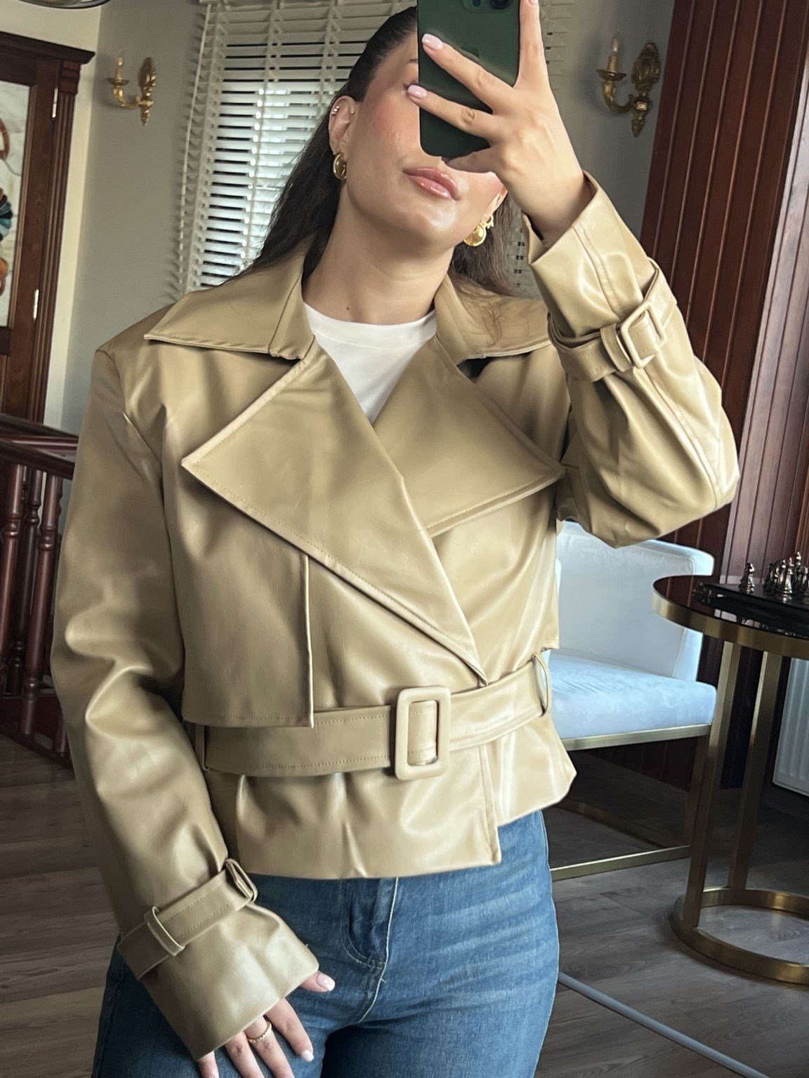 Premium Bej Tasarım Kemerli Deri Görünümlü Ceket