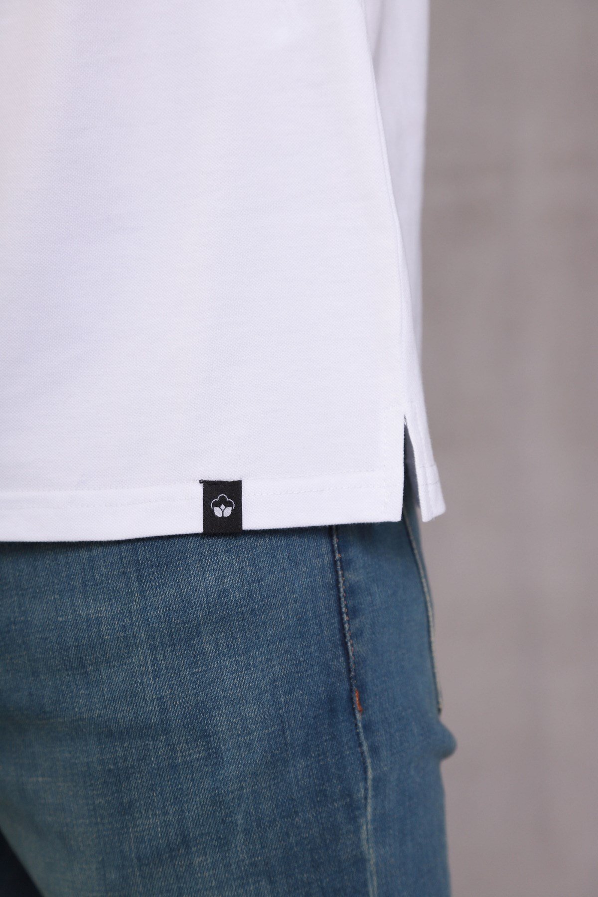 Erkek Dar Kesim Slim Fit Pamuklu Yumuşak Doku Nefes Alan Kumaş Kıvrılmaz Yaka Beyaz Polo Yaka Tişört