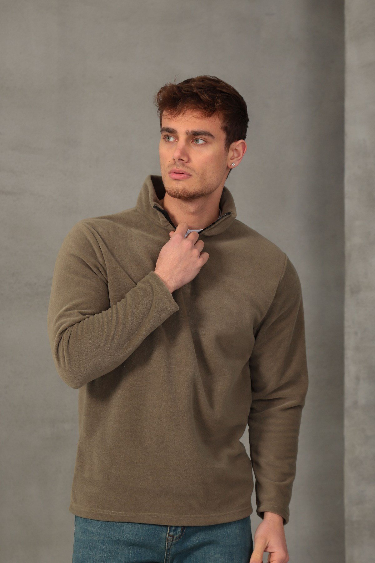 Erkek Standart Fit Rahat Kesim Tüylenme Yapmayan Soğuk Geçirmez Dik Yaka Polar Haki Sweatshirt