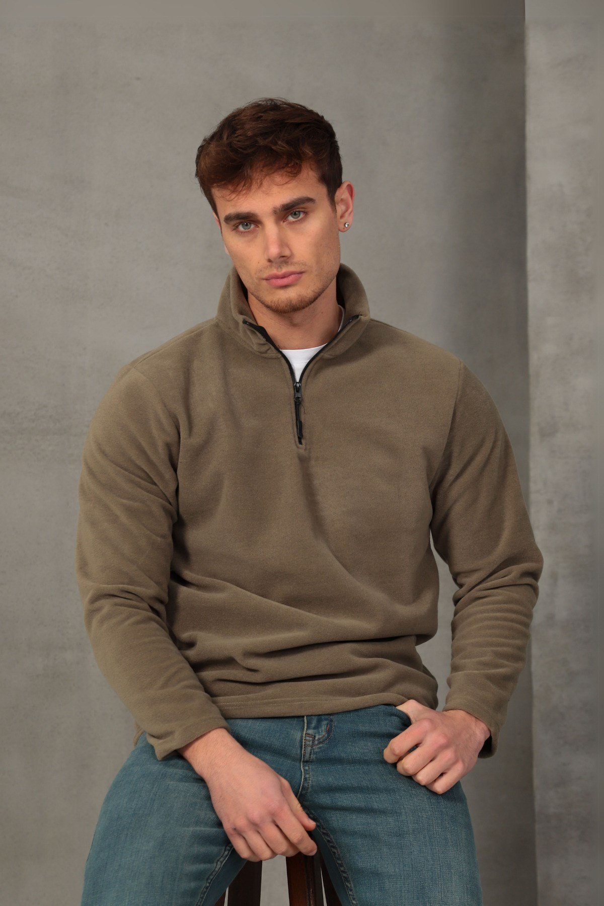 Erkek Standart Fit Rahat Kesim Tüylenme Yapmayan Soğuk Geçirmez Dik Yaka Polar Haki Sweatshirt