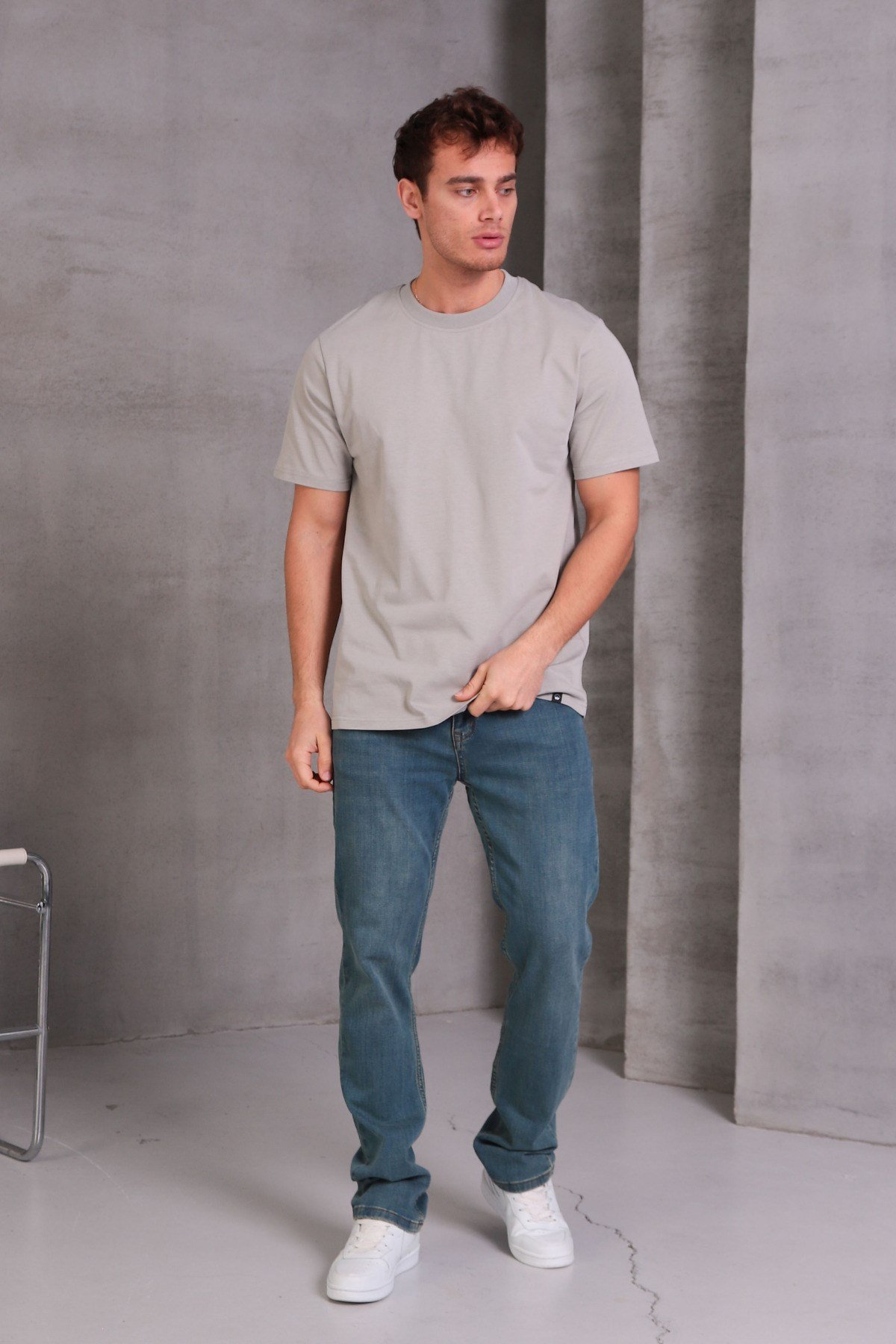 Unisex Slim Fit Dar Kesim %100 Pamuk Yumuşak Dokulu Gri Bisiklet Yaka Tişört