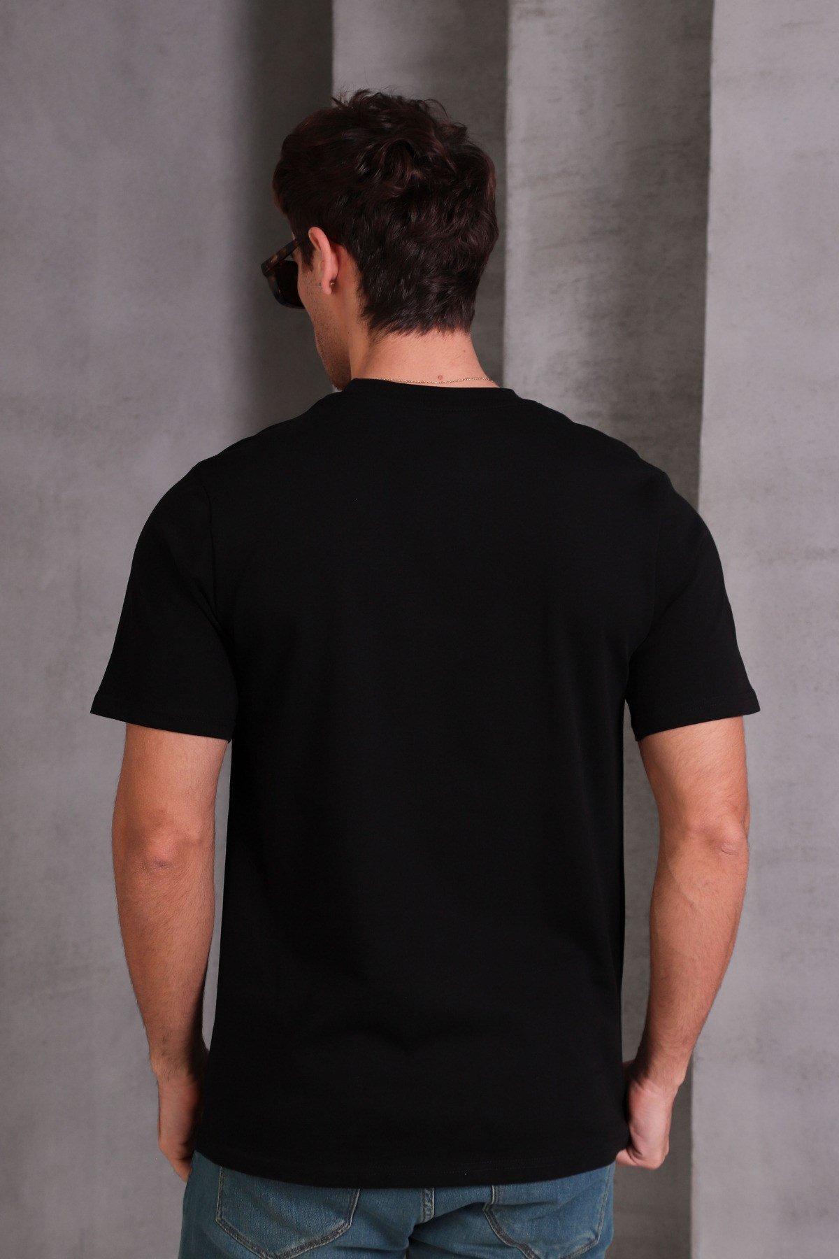 Unisex Slim Fit Dar Kesim %100 Pamuk Yumuşak Dokulu Siyah Bisiklet Yaka Tişört