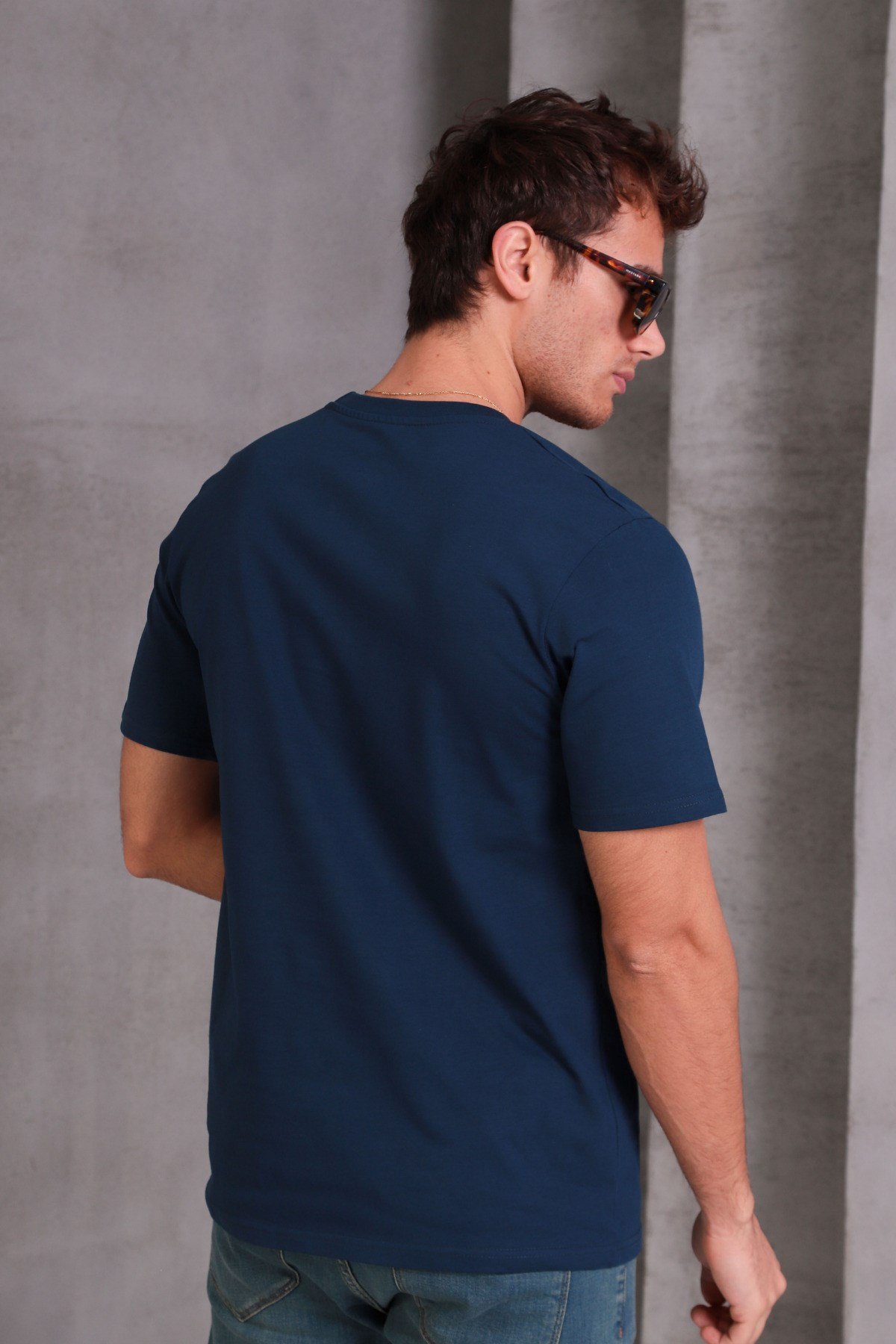Unisex Slim Fit Dar Kesim %100 Pamuk Yumuşak Dokulu Lacivert Bisiklet Yaka Tişört