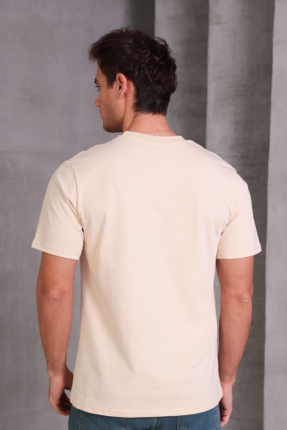 Unisex Slim Fit Dar Kesim Bisiklet Yaka %100 Pamuk Rahat Kesim Ekru Basic Tişört