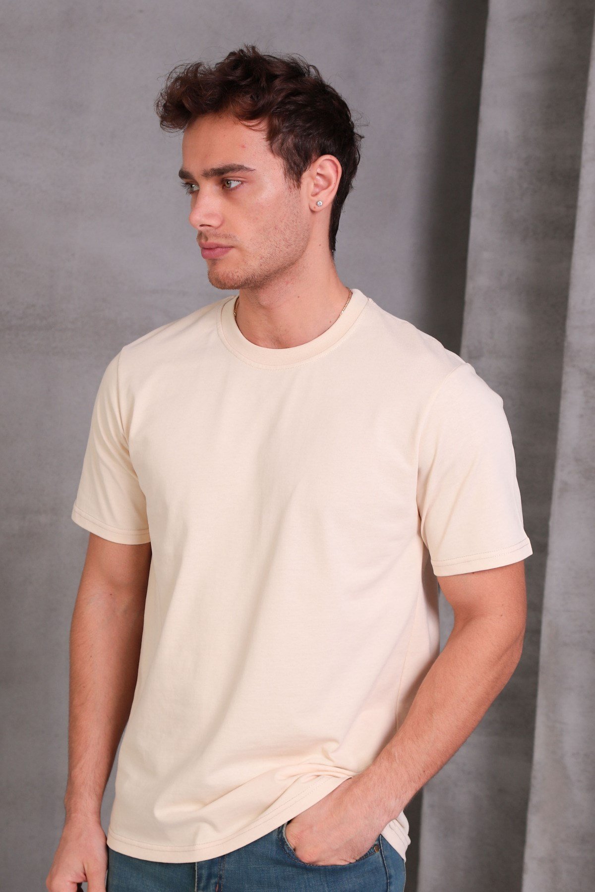Unisex Slim Fit Dar Kesim Bisiklet Yaka %100 Pamuk Rahat Kesim Ekru Basic Tişört
