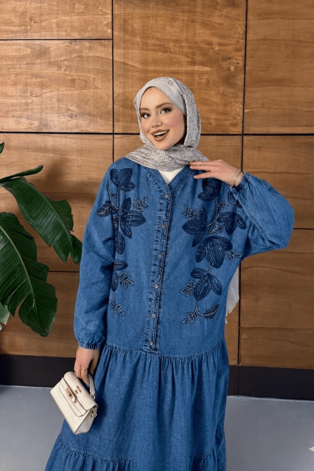 Efna İşlemeli Yarım Düğmeli Kot Elbise - Lacivert