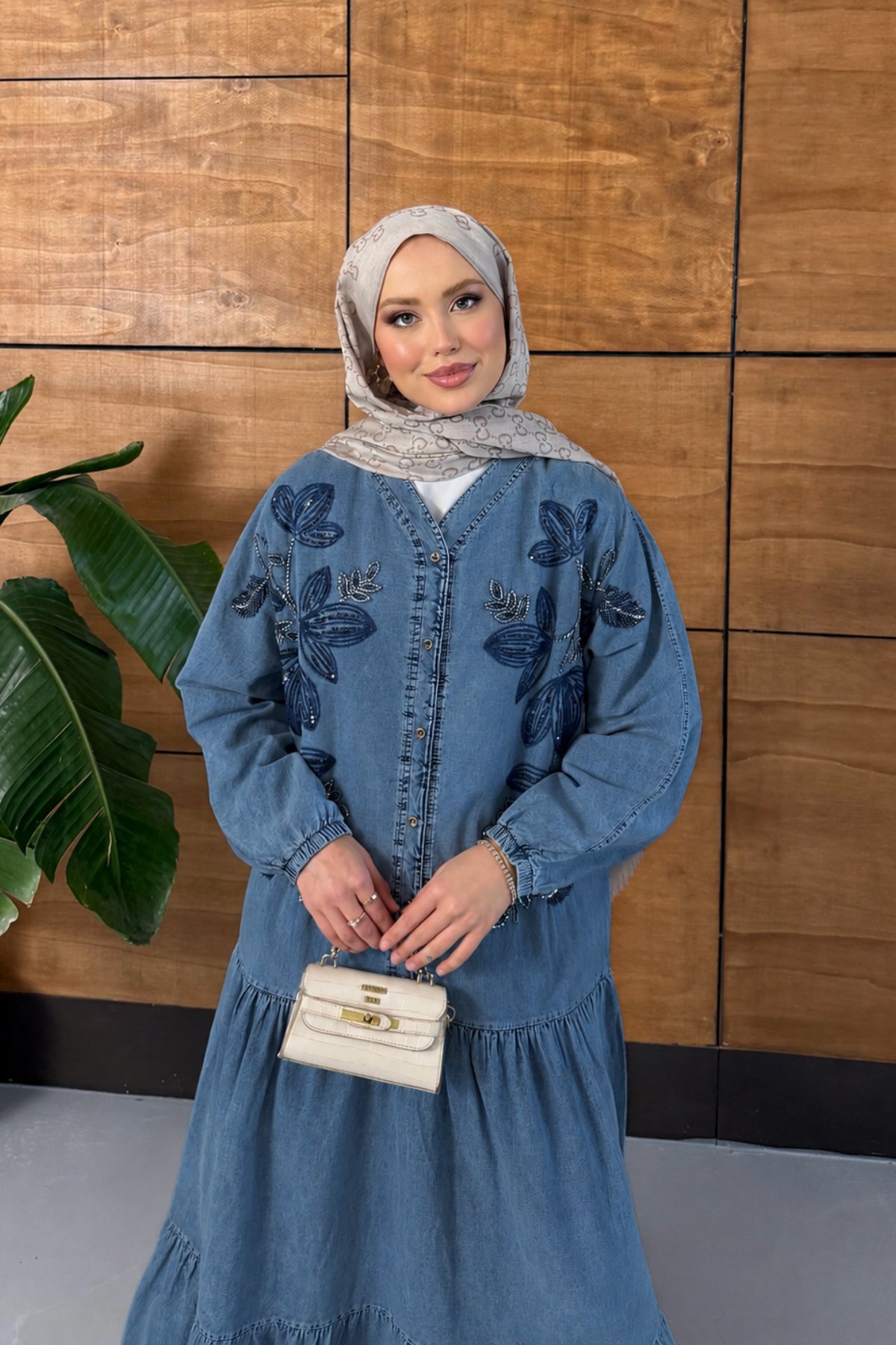 Efna İşlemeli Yarım Düğmeli Kot Elbise - Lacivert