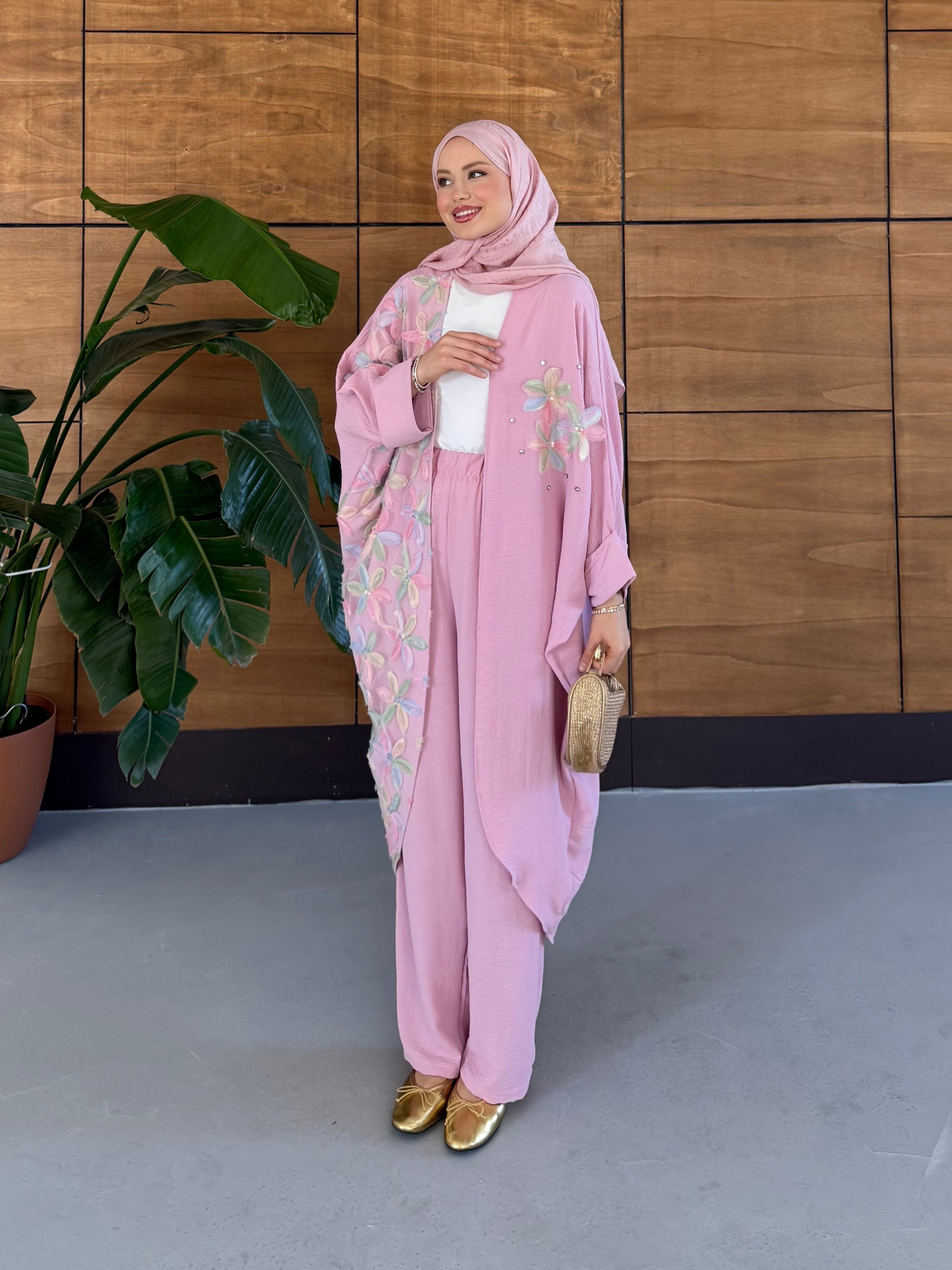 Elya İşlemeli Yarasa Kol Keten Takım - Pembe