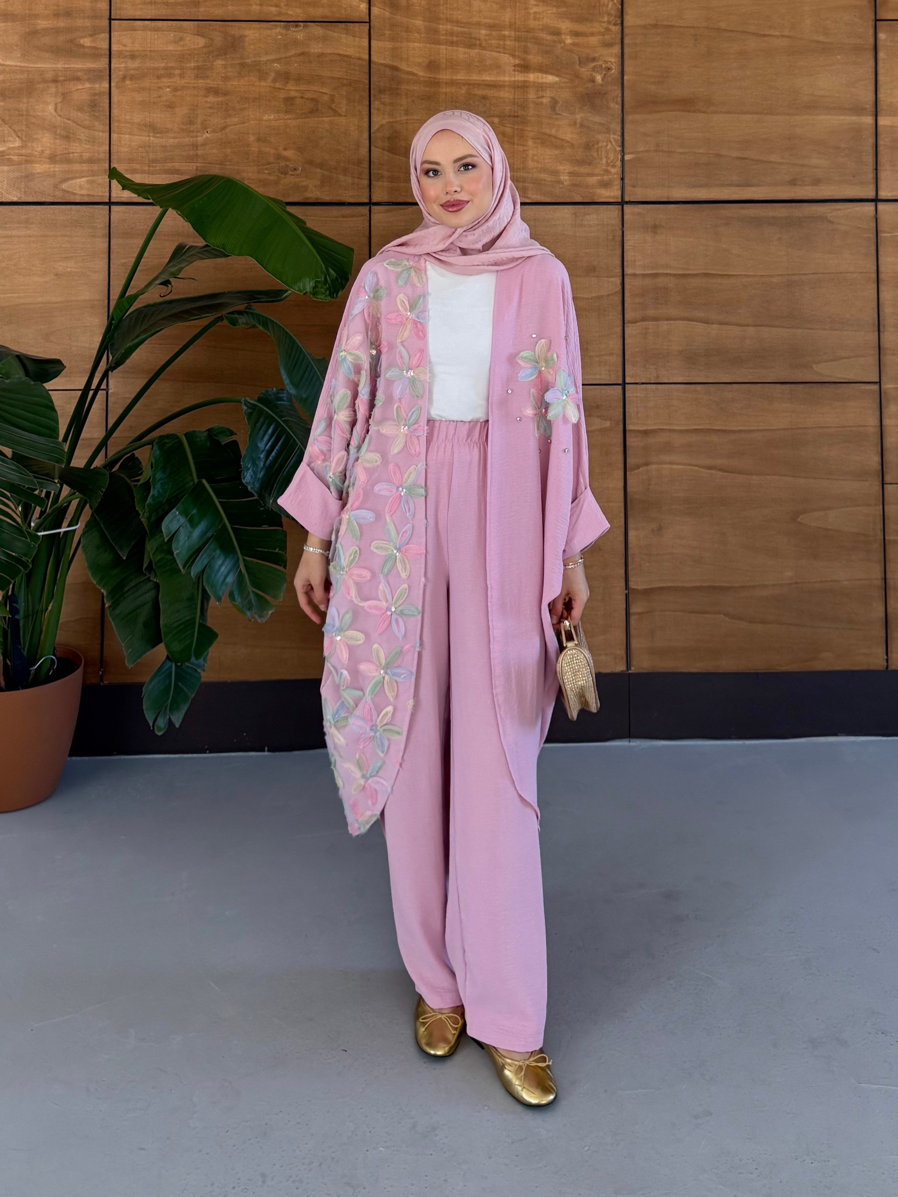 Elya İşlemeli Yarasa Kol Keten Takım - Pembe