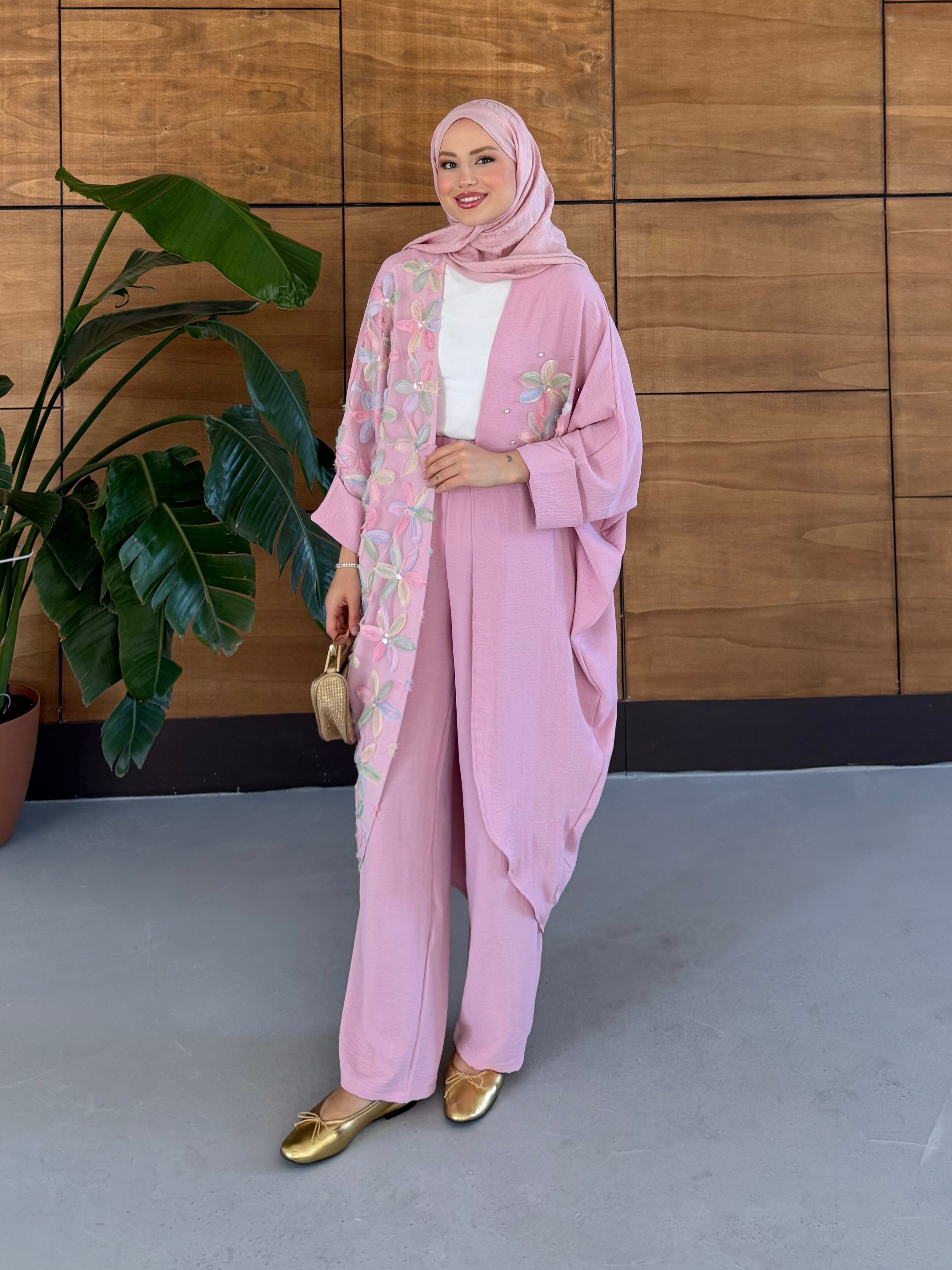 Elya İşlemeli Yarasa Kol Keten Takım - Pembe