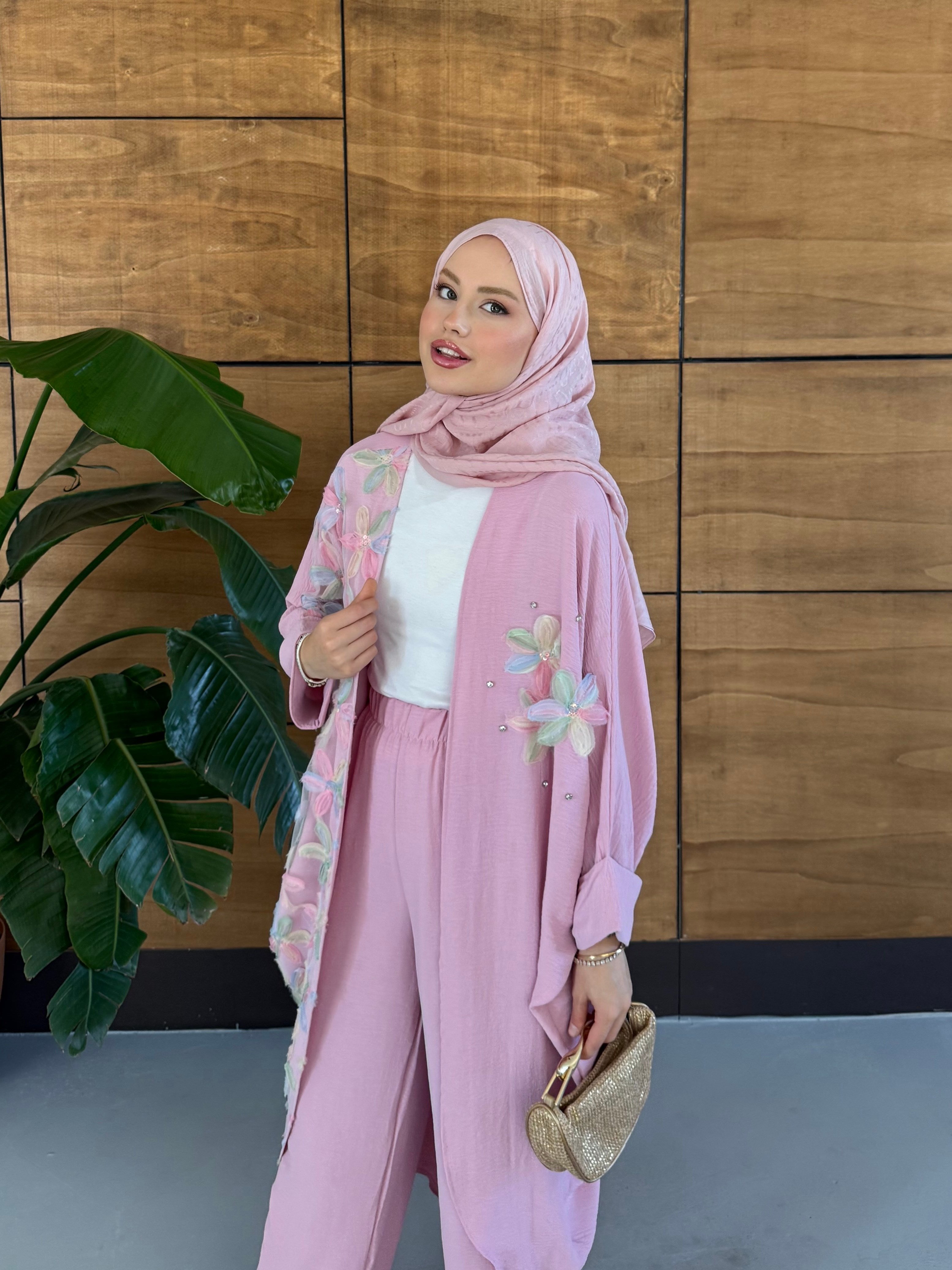 Elya İşlemeli Yarasa Kol Keten Takım - Pembe