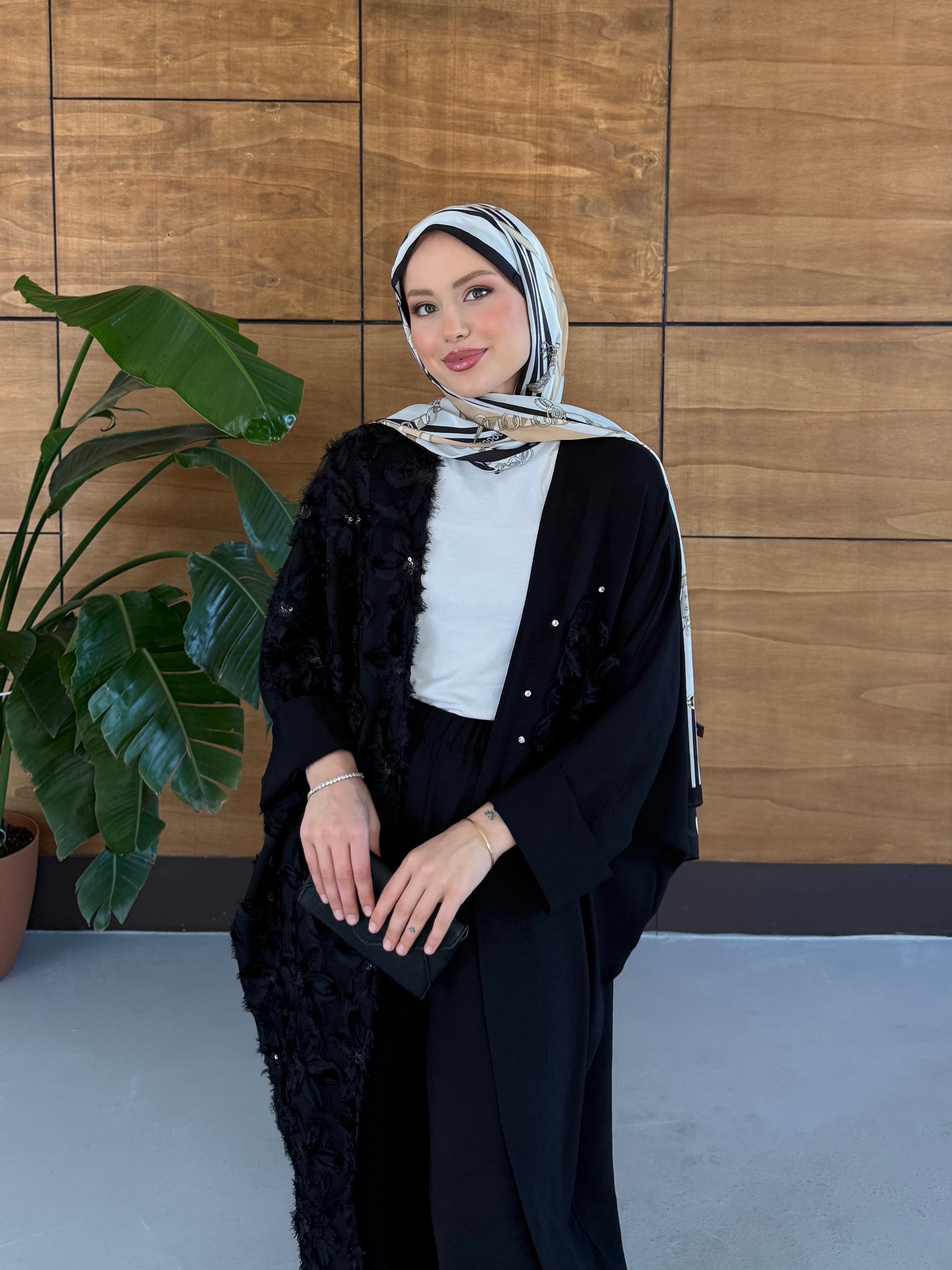 Elya İşlemeli Yarasa Kol Keten Takım - Siyah
