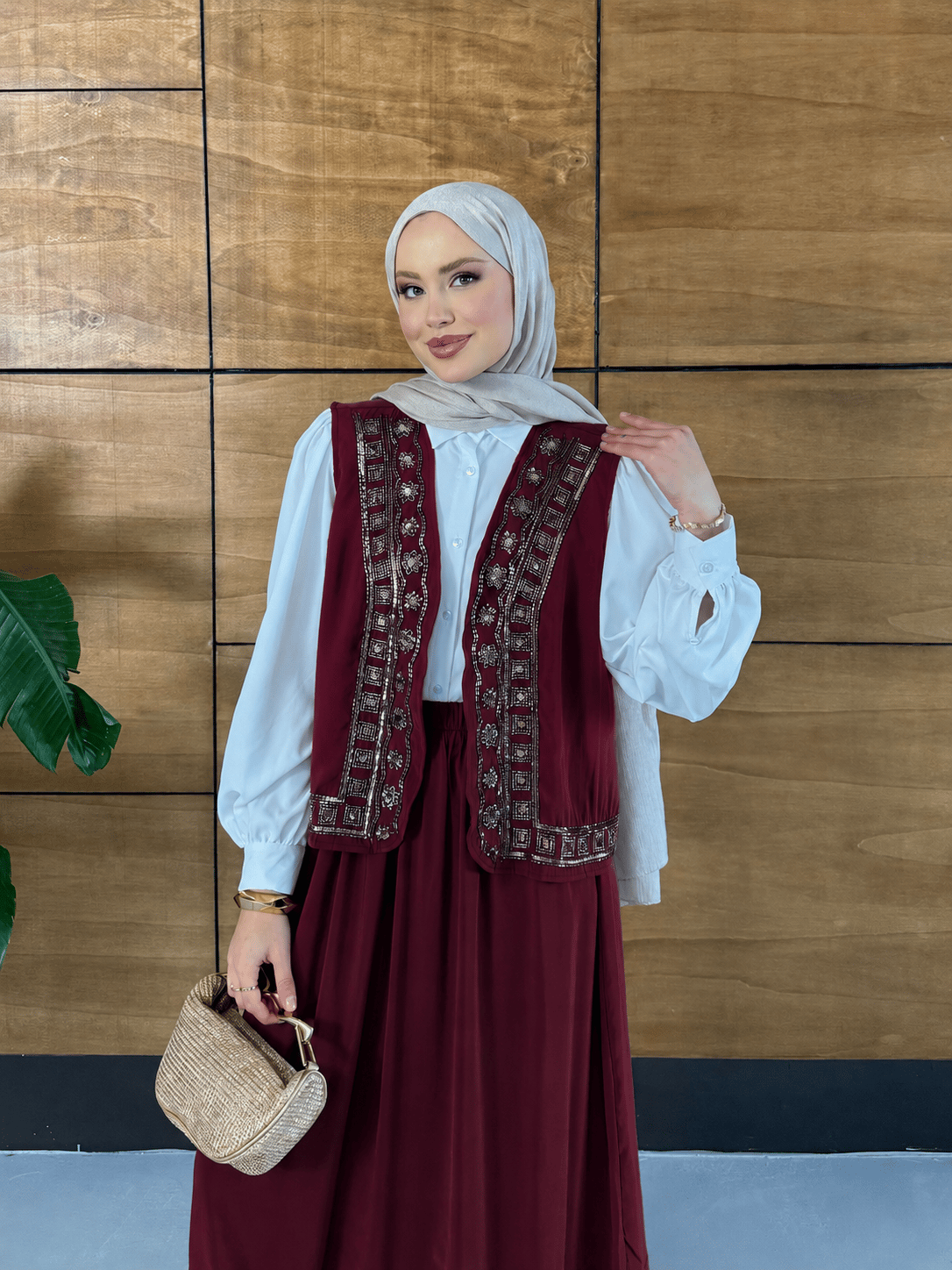 Nessa İşlemeli Tensel Yelek Etek Takım Bordo