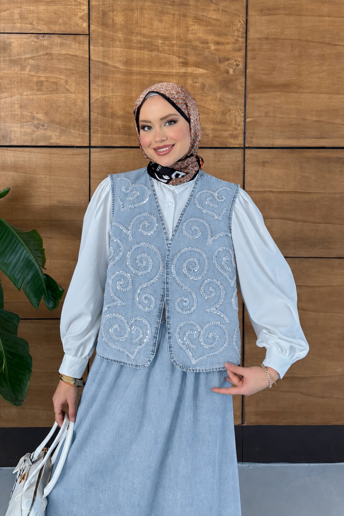 Nilda İşlemeli Kot Yelek Etekli Takım - Açık Mavi