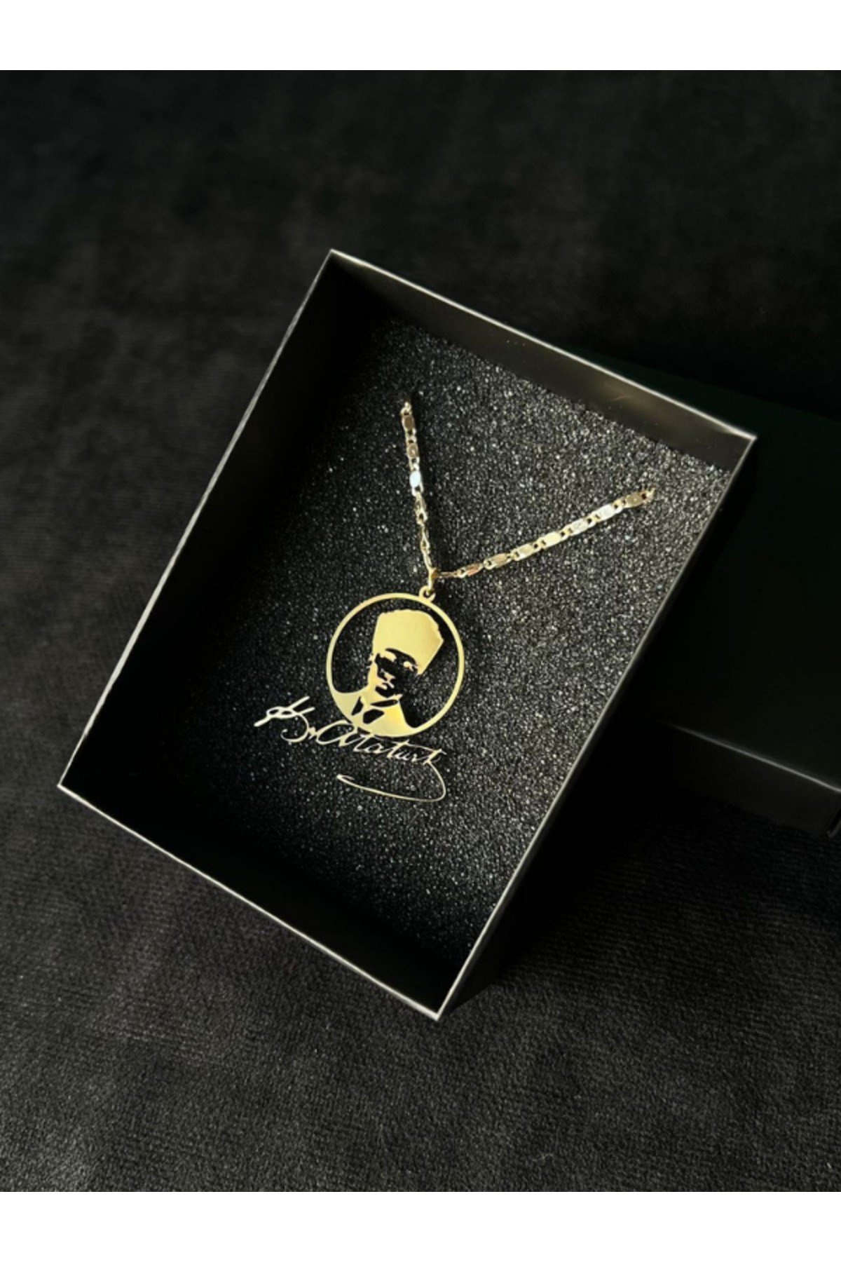 Atatürk Portreli Atatürk İmzalı Çelik Sembol Zirkon Kaplama Lazer Kesim Kolye Gold