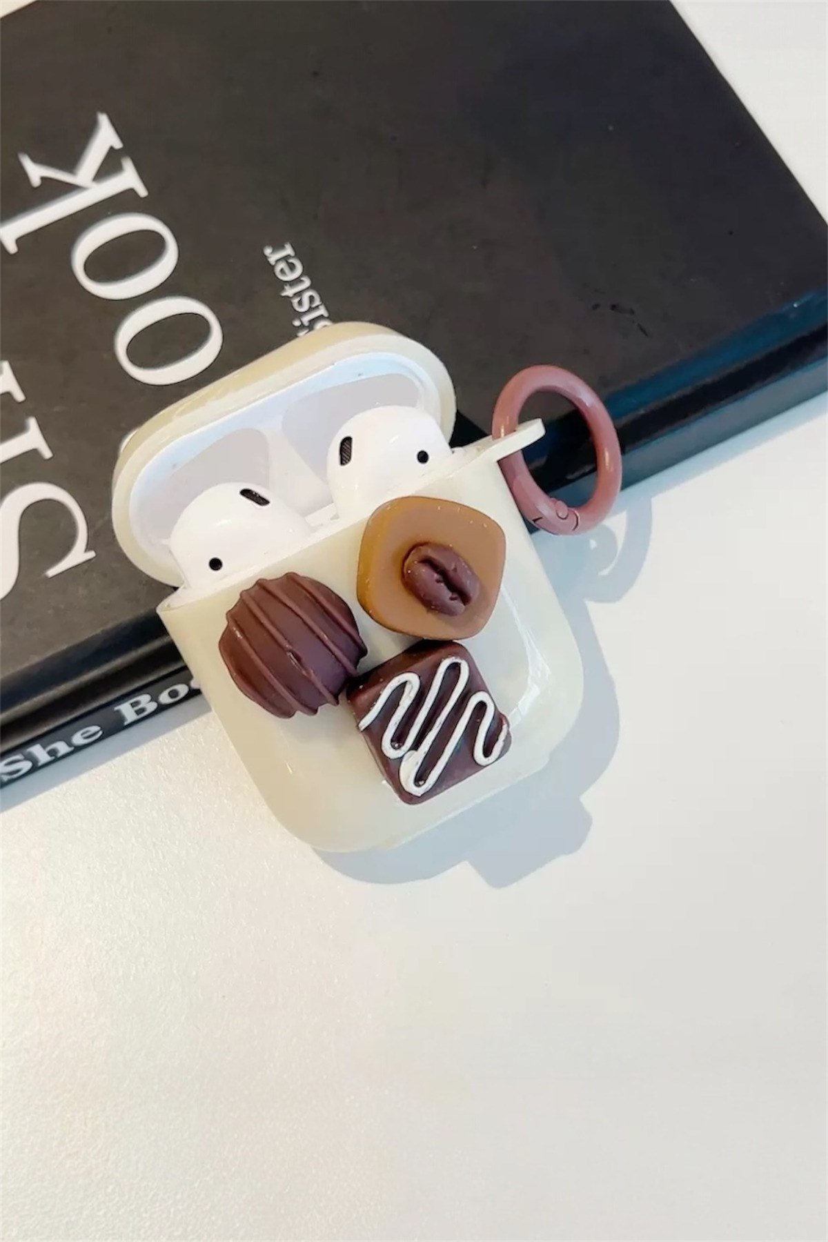 Airpods 1 ve 2. Nesil ile Uyumlu Çikolatalı Pinterest Estetiği Kore Stil Şık Koruyucu Kılıf