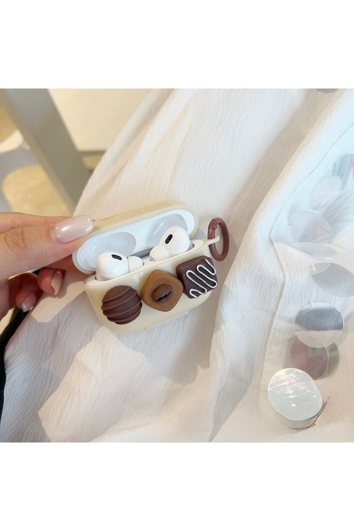Airpods 3 Nesil ile Uyumlu Çikolata Aksesuarlı Pinterest Estetiği Kore Stil Şık Koruyucu Kılıf
