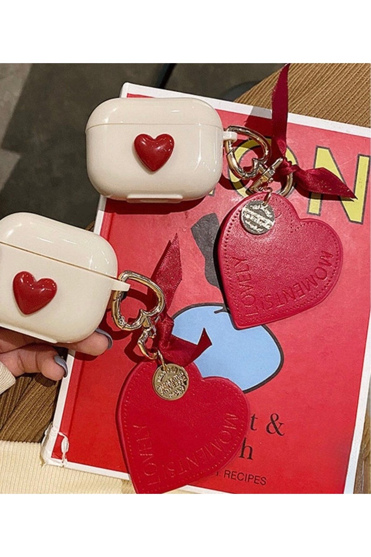 Airpods 3 Nesil ile Uyumlu Kırmızı Kalpli Aksesuarlı Pinterest Estetiği Kore Stil Şık Koruyucu Kılıf