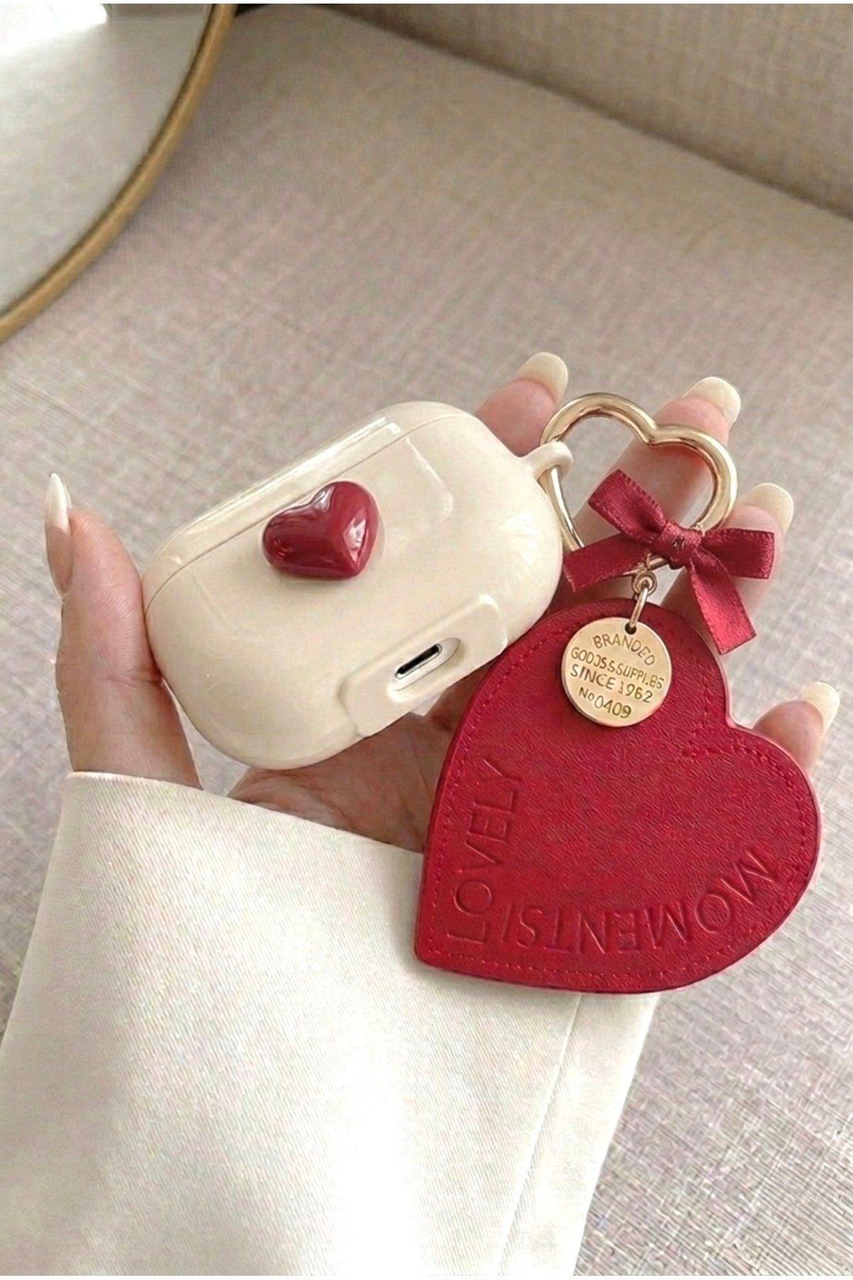 Airpods 4 Nesil ile Uyumlu Kırmızı Kalpli Aksesuarlı Pinterest Estetiği Kore Stil Şık Koruyucu Kılıf