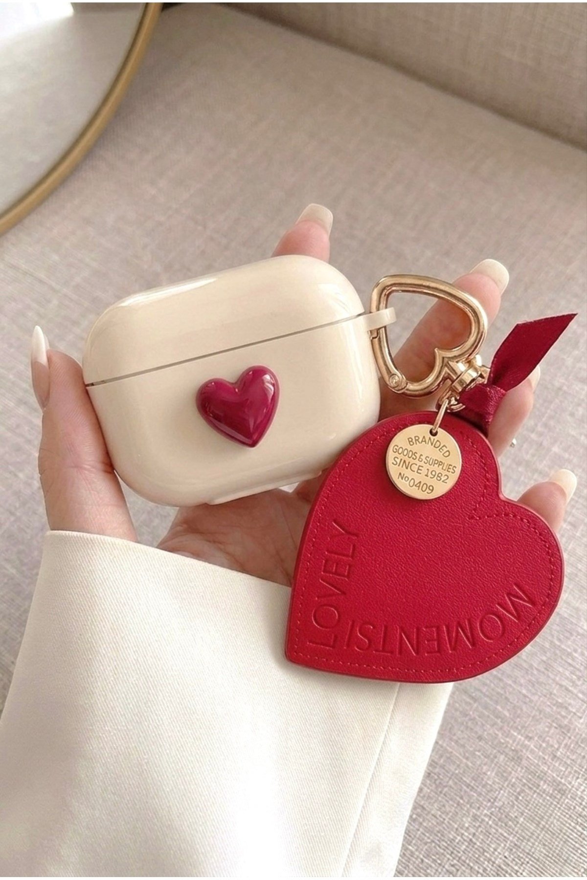 Airpods 4 Nesil ile Uyumlu Kırmızı Kalpli Aksesuarlı Pinterest Estetiği Kore Stil Şık Koruyucu Kılıf