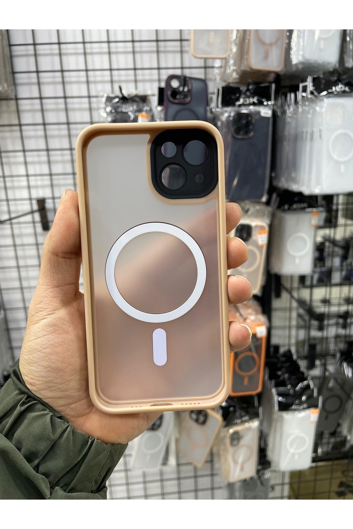 iPhone 11 Çöl Rengi Mat Magsafe Lens Korumalı Kılıf