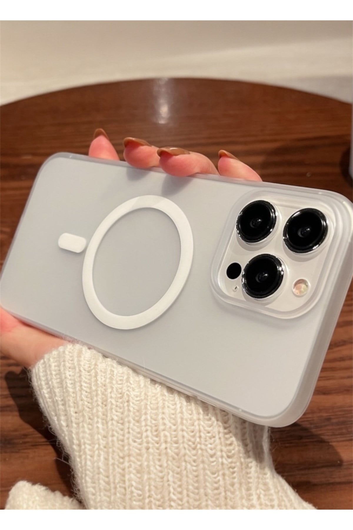 Iphone 11 Uyumlu Mat Beyaz Buzlu Şeffaf Magsafe Kılıf