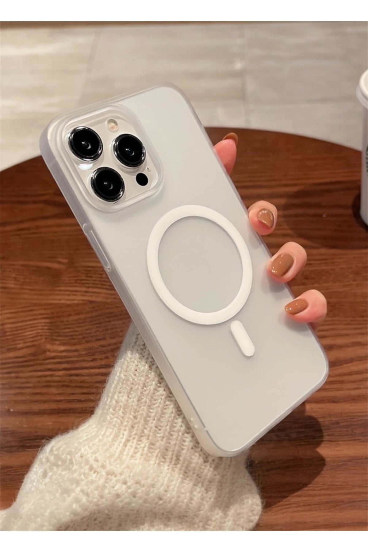 Iphone 11 Uyumlu Mat Beyaz Buzlu Şeffaf Magsafe Kılıf