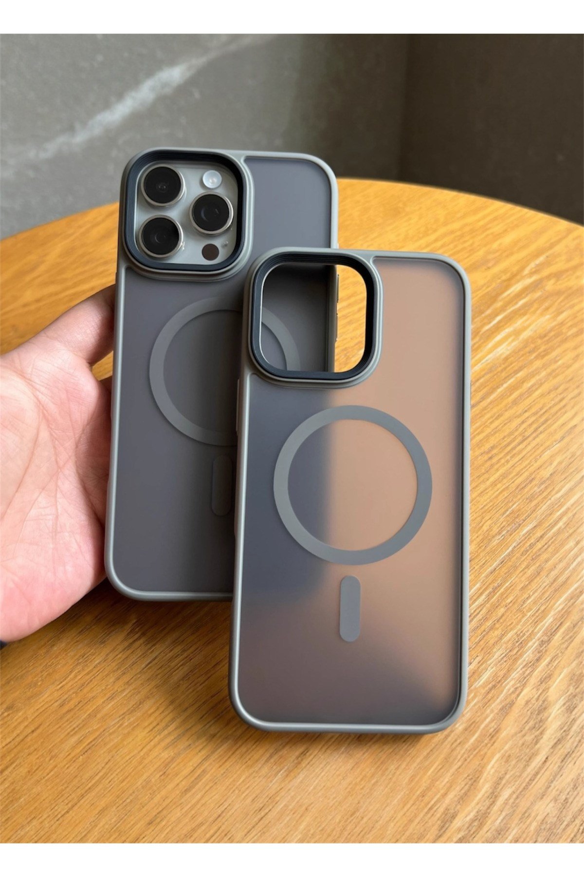 Iphone 11 Uyumlu Siyah MagSafeli Mat Buzlu Şeffaf Darbe Emici Kılıf