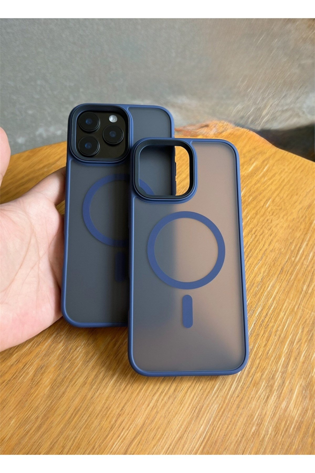 Iphone 11 Uyumlu Siyah MagSafeli Mat Buzlu Şeffaf Darbe Emici Kılıf