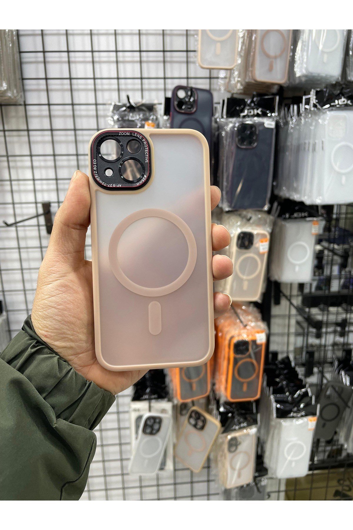 iPhone 13 Çöl Rengi Mat Magsafe Lens Korumalı Kılıf