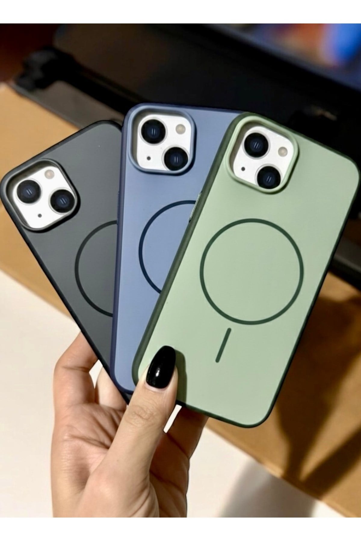 Iphone 13 Uyumlu MagSafeli Siyah iPhone Kılıfı, Darbe Korumalı, Metal Tuşlu