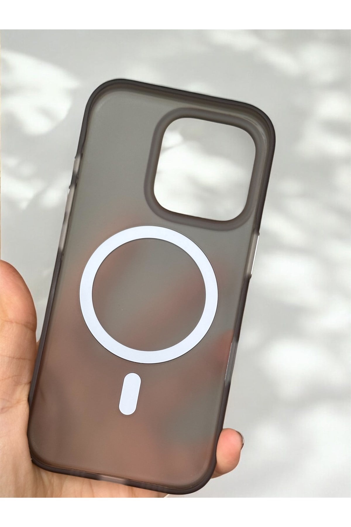 Iphone 14 Uyumlu MagSafeli Siyah Sert Mat Buzlu Kılıf, Metal Tuşlu Darbe Emici Kamera Korumalı