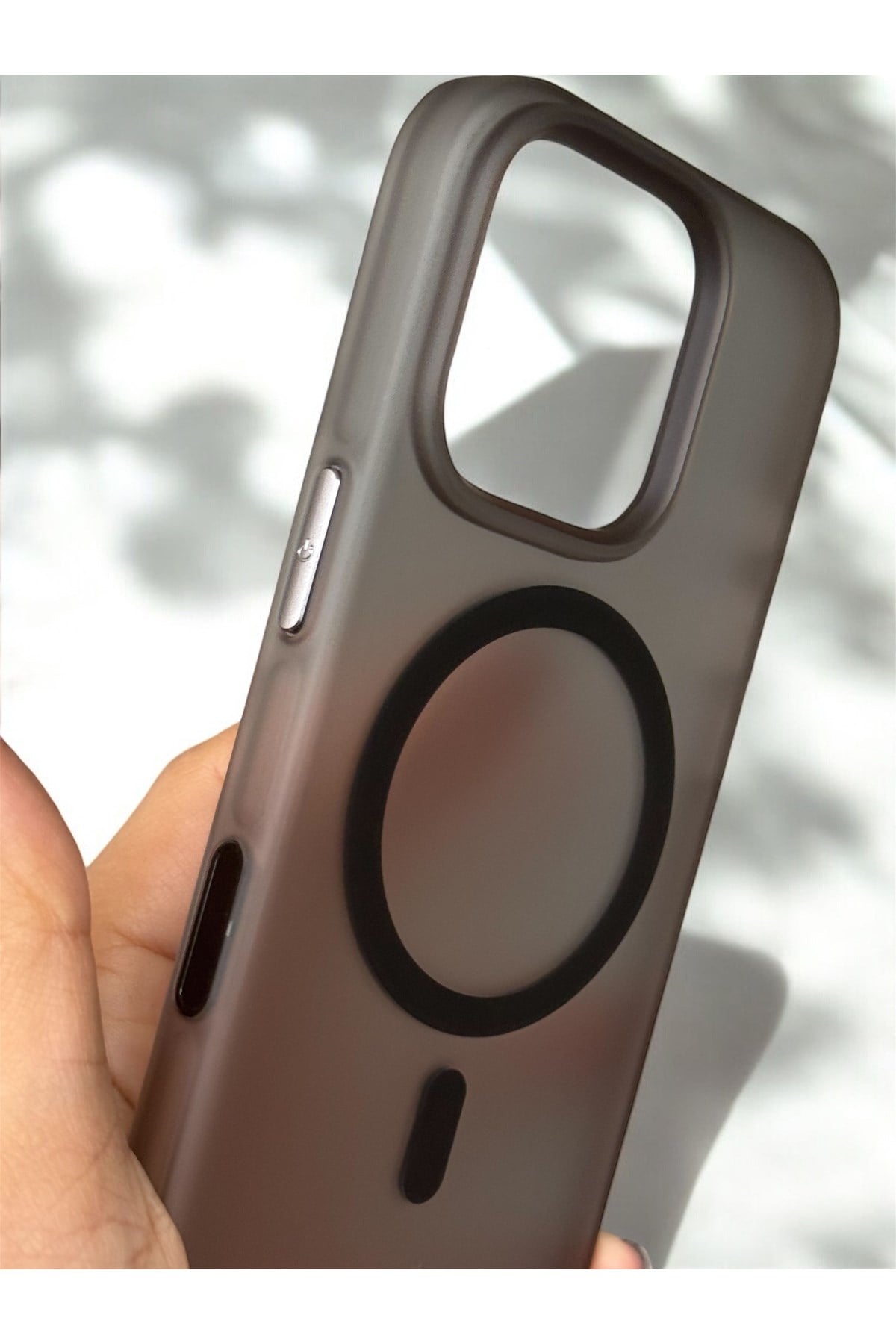 Iphone 14 Uyumlu MagSafeli Siyah Sert Mat Buzlu Kılıf, Metal Tuşlu Darbe Emici Kamera Korumalı