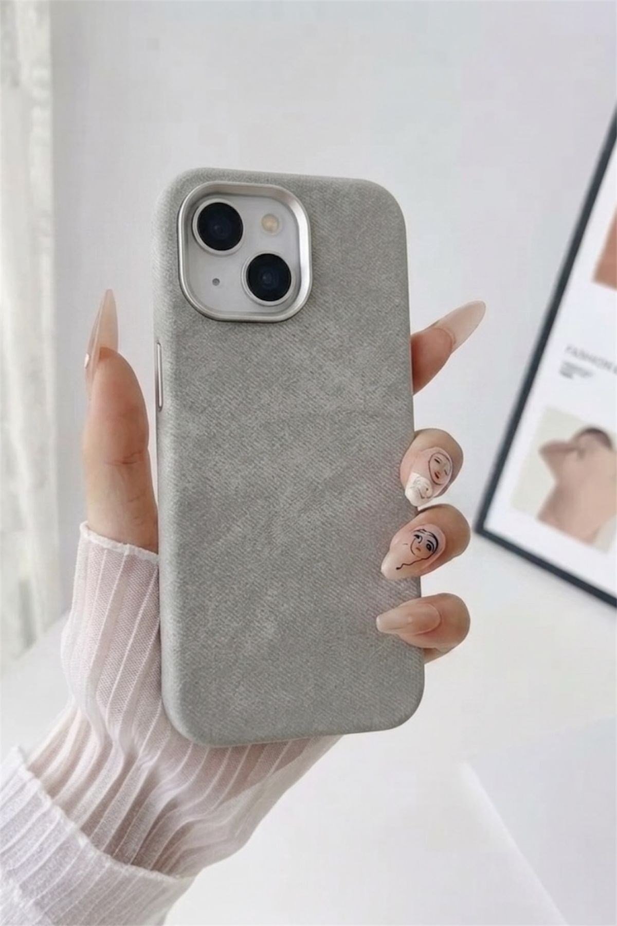iPhone 15 Kadife Dokulu, Metal Tuşlu MagSafe Uyumlu Telefon Kılıfı Şık Darbe Koruma