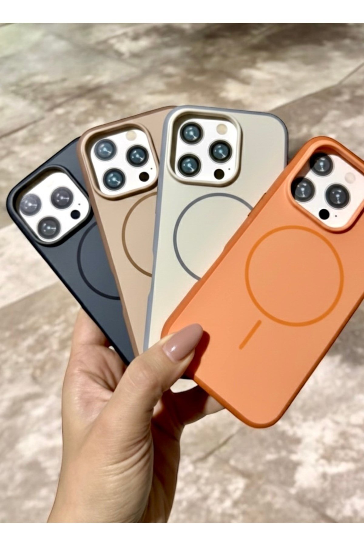 Iphone 15 Pro Max Uyumlu MagSafeli Beyaz Kılıf, Darbe Korumalı, Metal Tuşlu