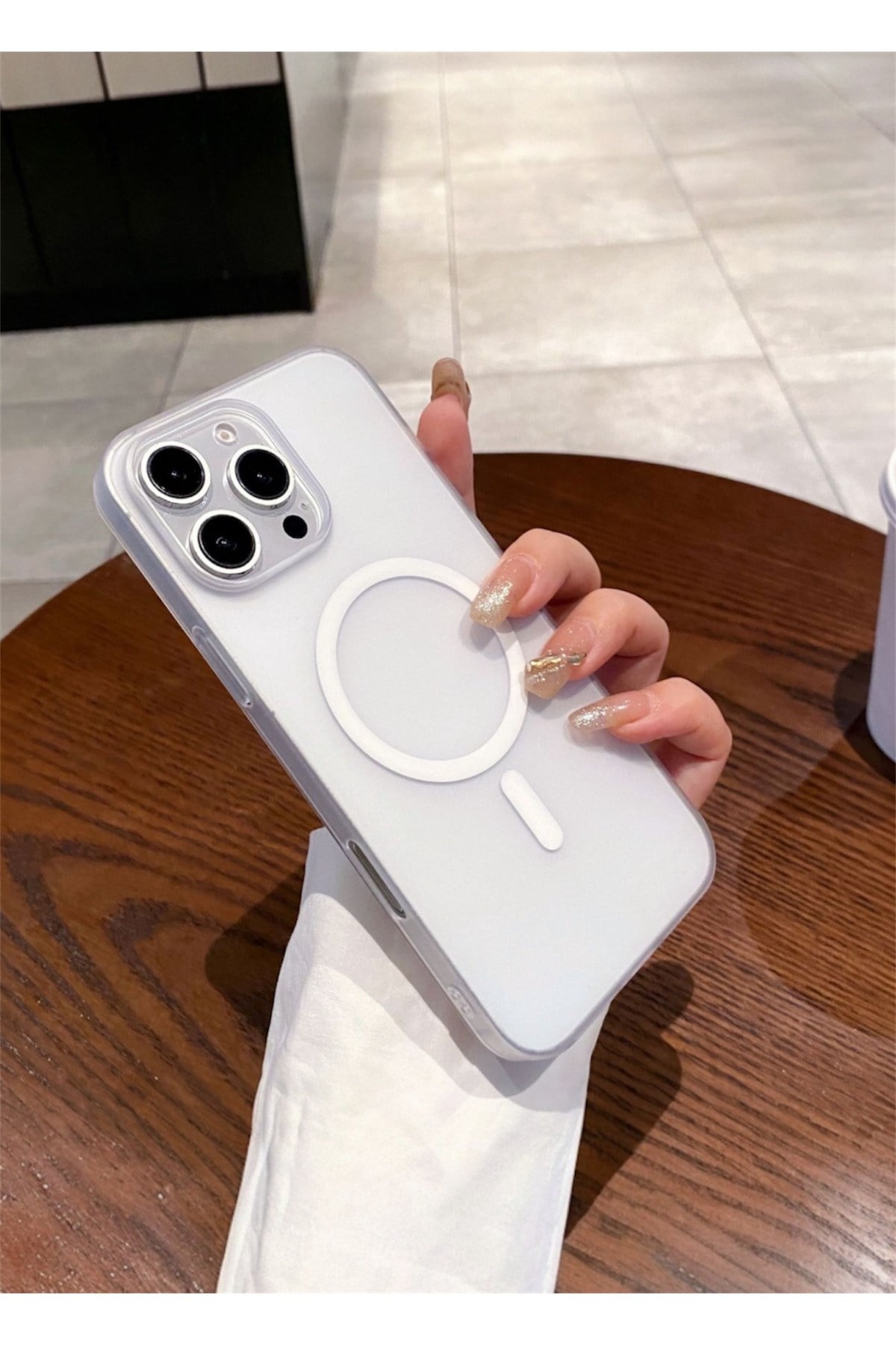 Iphone 15 Pro Max Uyumlu Mat Buzlu Beyaz Magsafe Kılıf