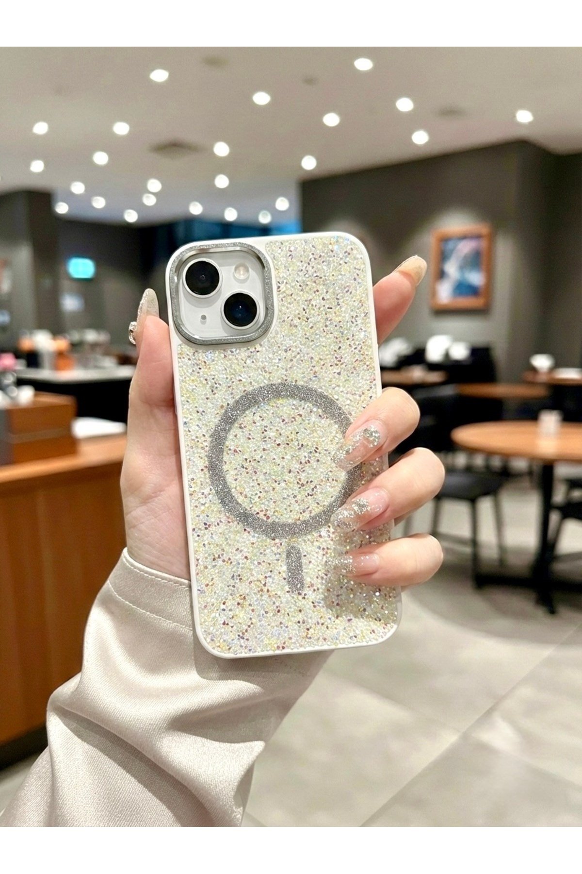 Iphone 15 Uyumlu Beyaz Lüks MagSafeli Premium Kristal Taşlı Işıltılı Kılıf