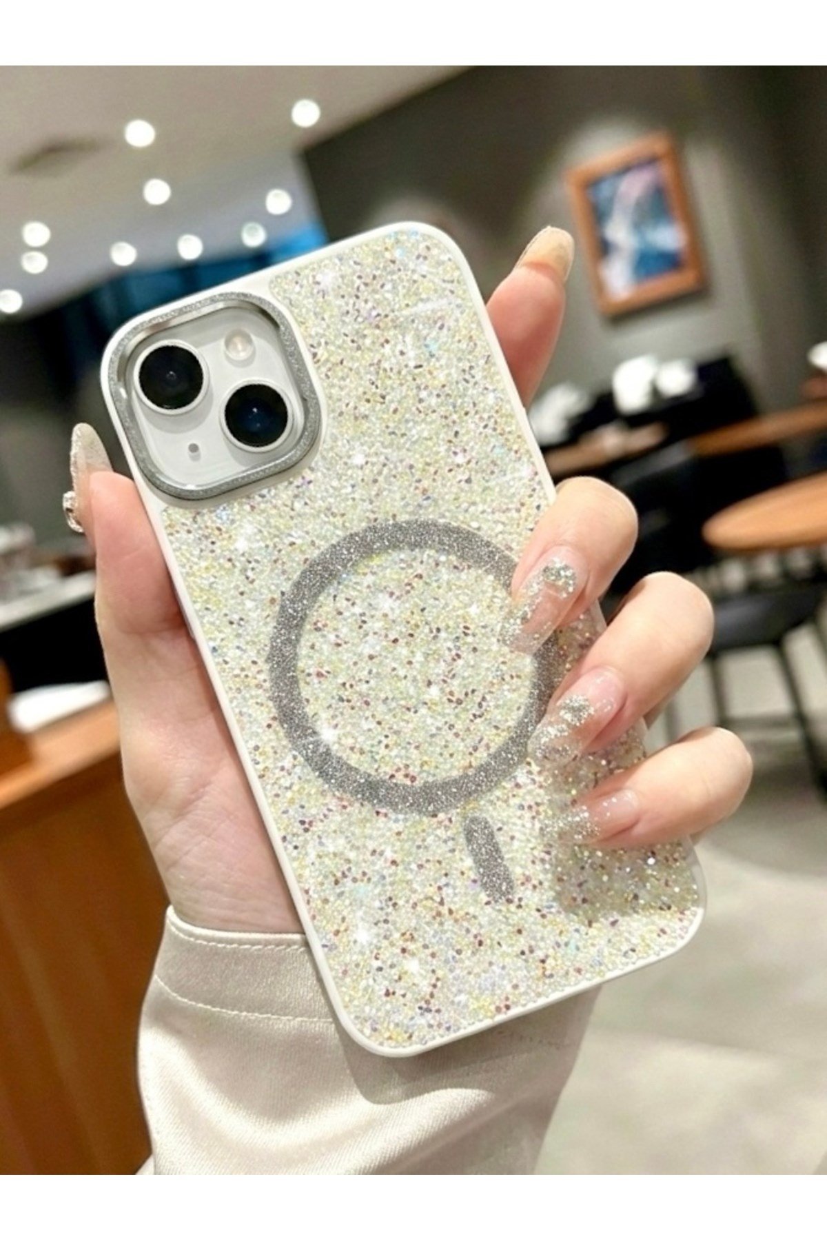 Iphone 15 Uyumlu Beyaz Lüks MagSafeli Premium Kristal Taşlı Işıltılı Kılıf