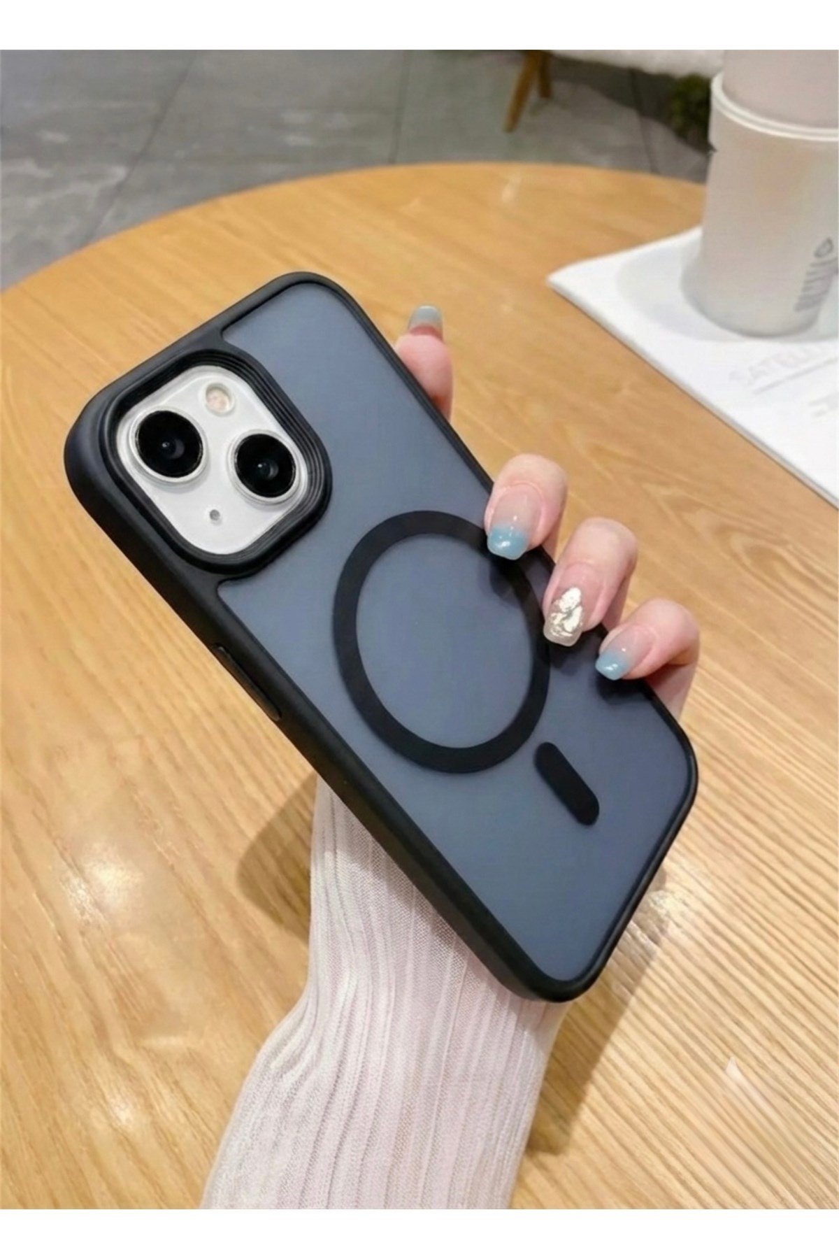 iphone 15 Uyumlu Mat Siyah MagSafeli Buzlu Şeffaf Darbe Emici Kılıf